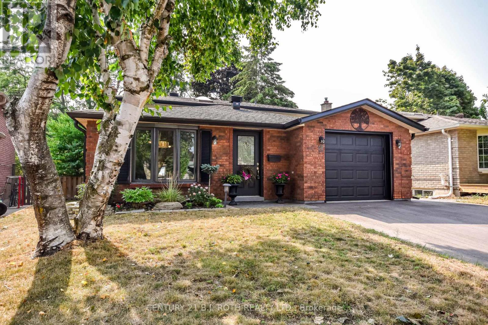 Photo 1 of 49 Ridgeway Avenue, Barrie ON