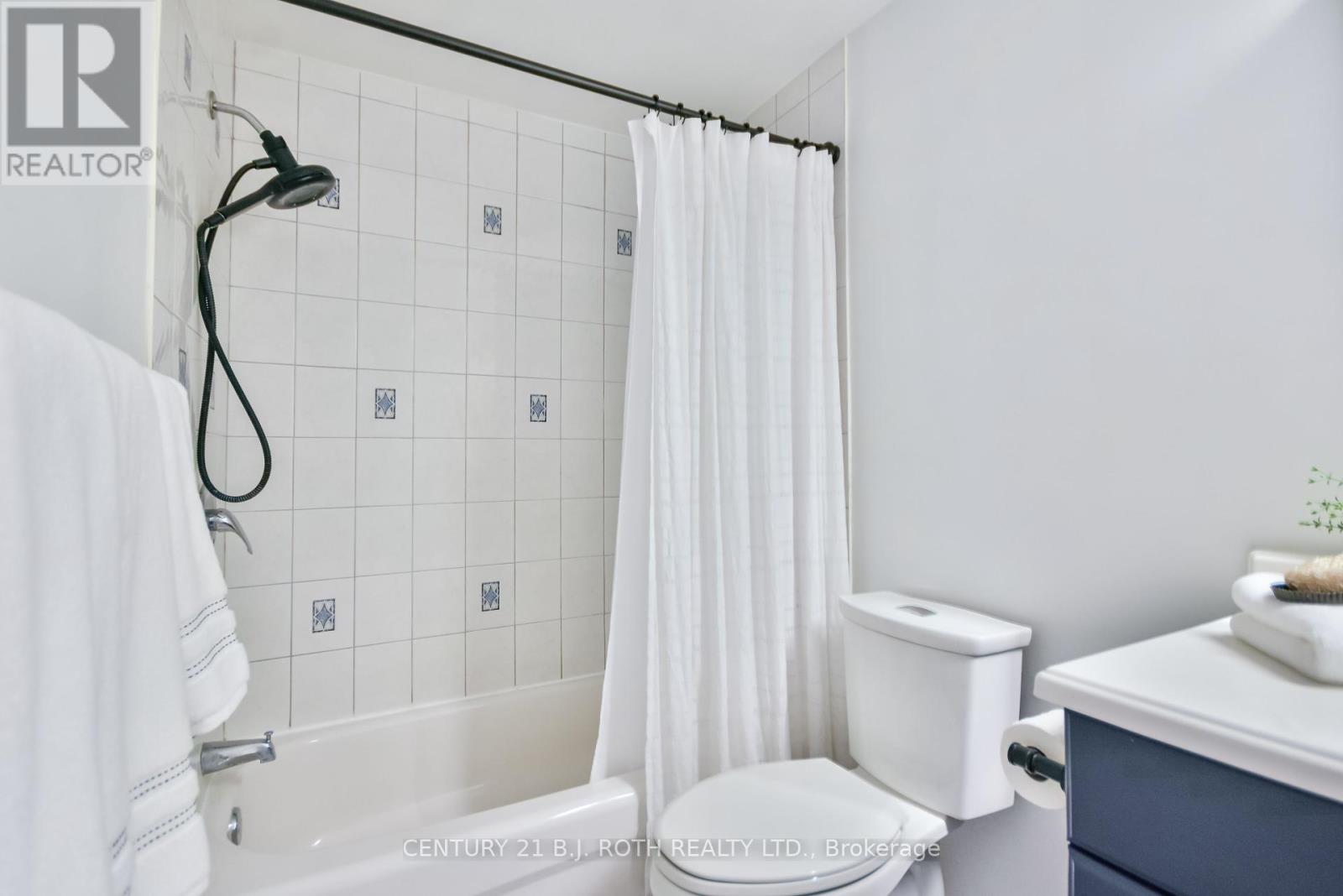Photo 17 of 49 Ridgeway Avenue, Barrie ON