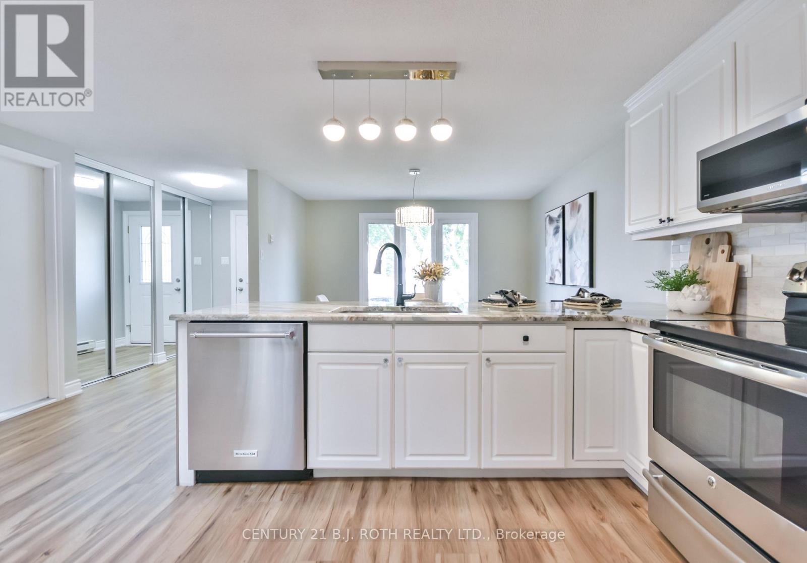 Photo 8 of 49 Ridgeway Avenue, Barrie ON
