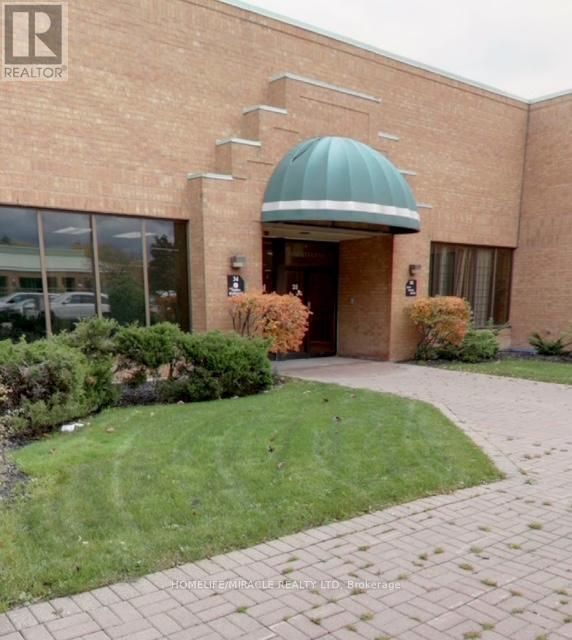Photo 3 of 29 6635 Kitimat Road, Mississauga ON
