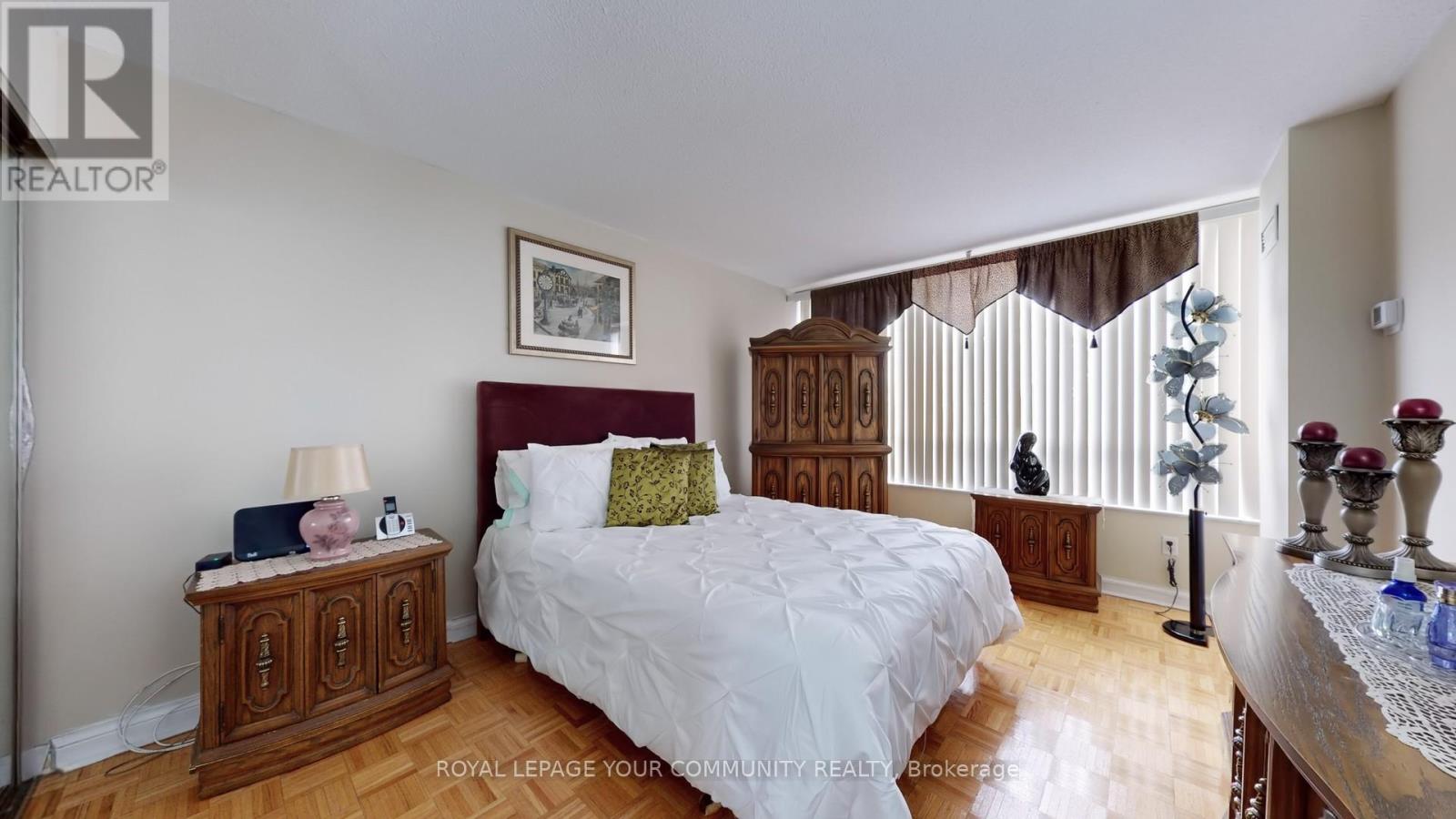 Photo 23 of 404 24 Hanover Road, Brampton ON