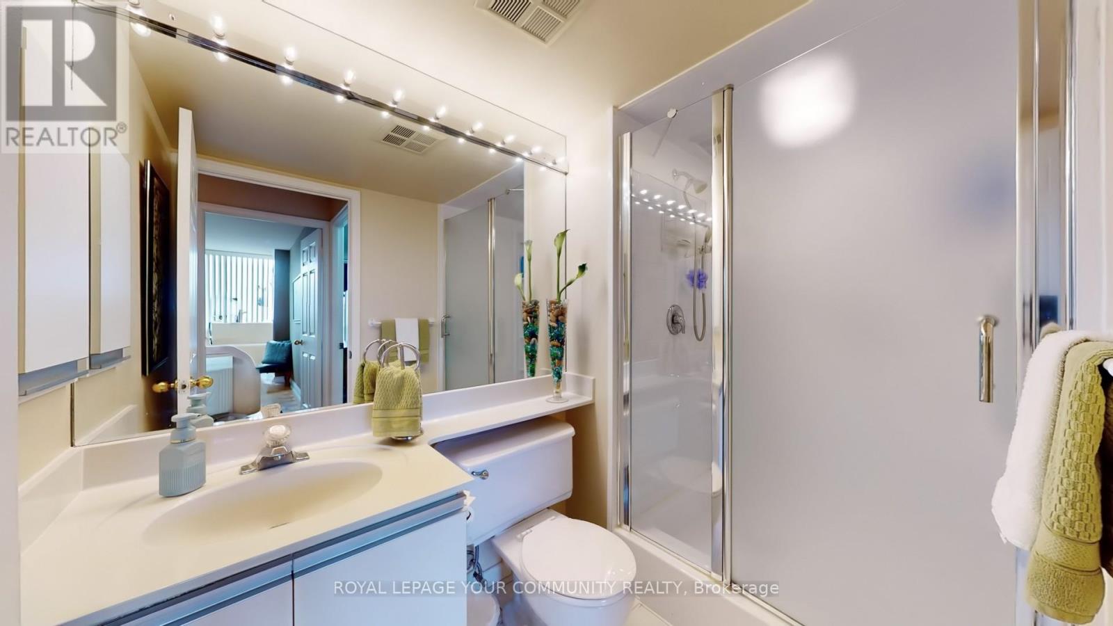 Photo 9 of 404 24 Hanover Road, Brampton ON