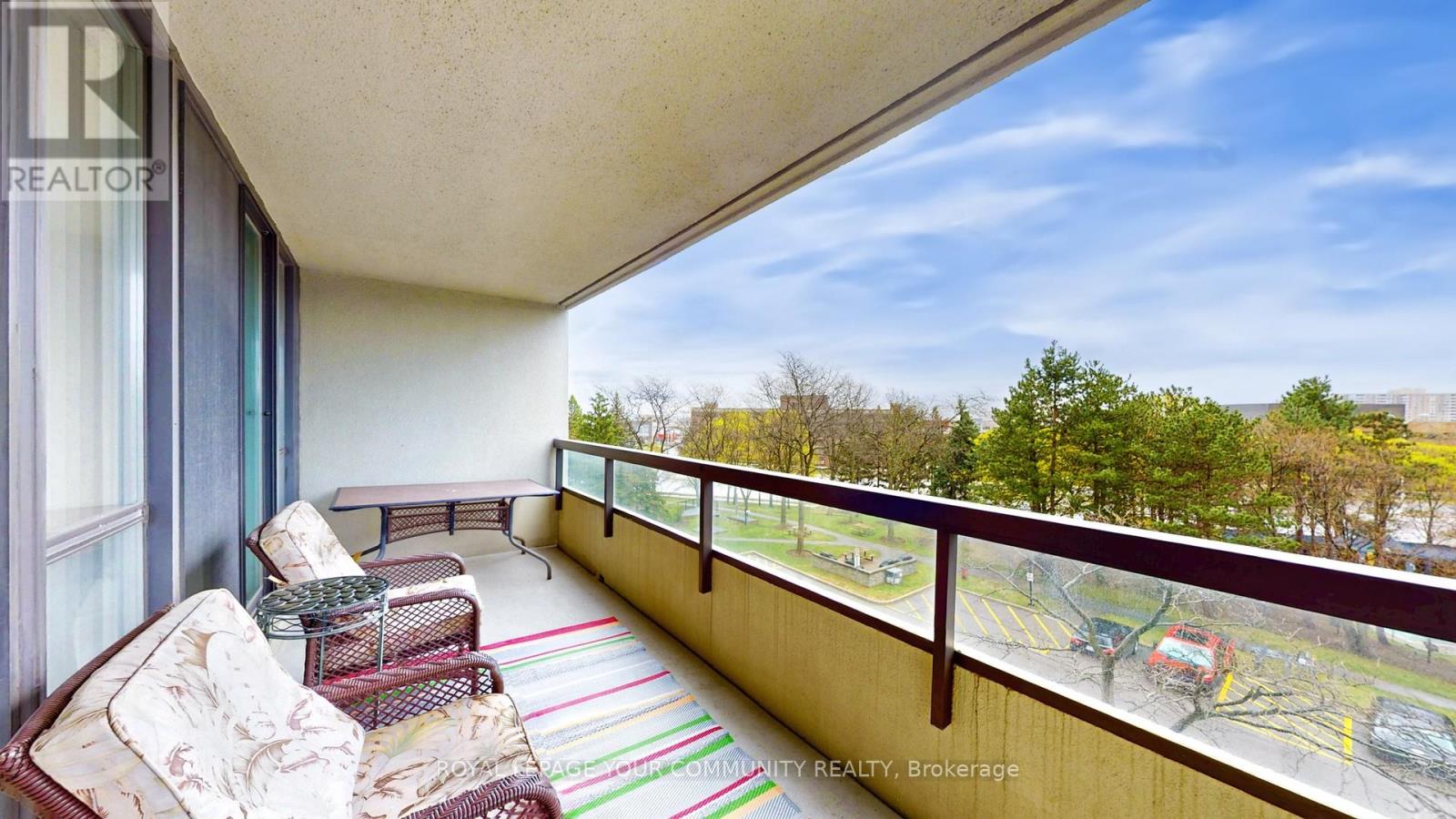 Photo 7 of 404 24 Hanover Road, Brampton ON