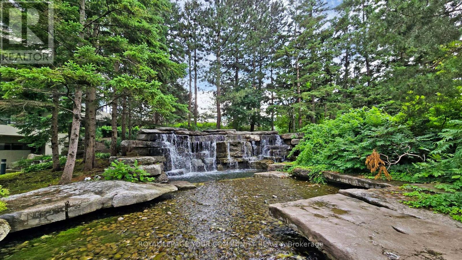 Photo 24 of 404 24 Hanover Road, Brampton ON