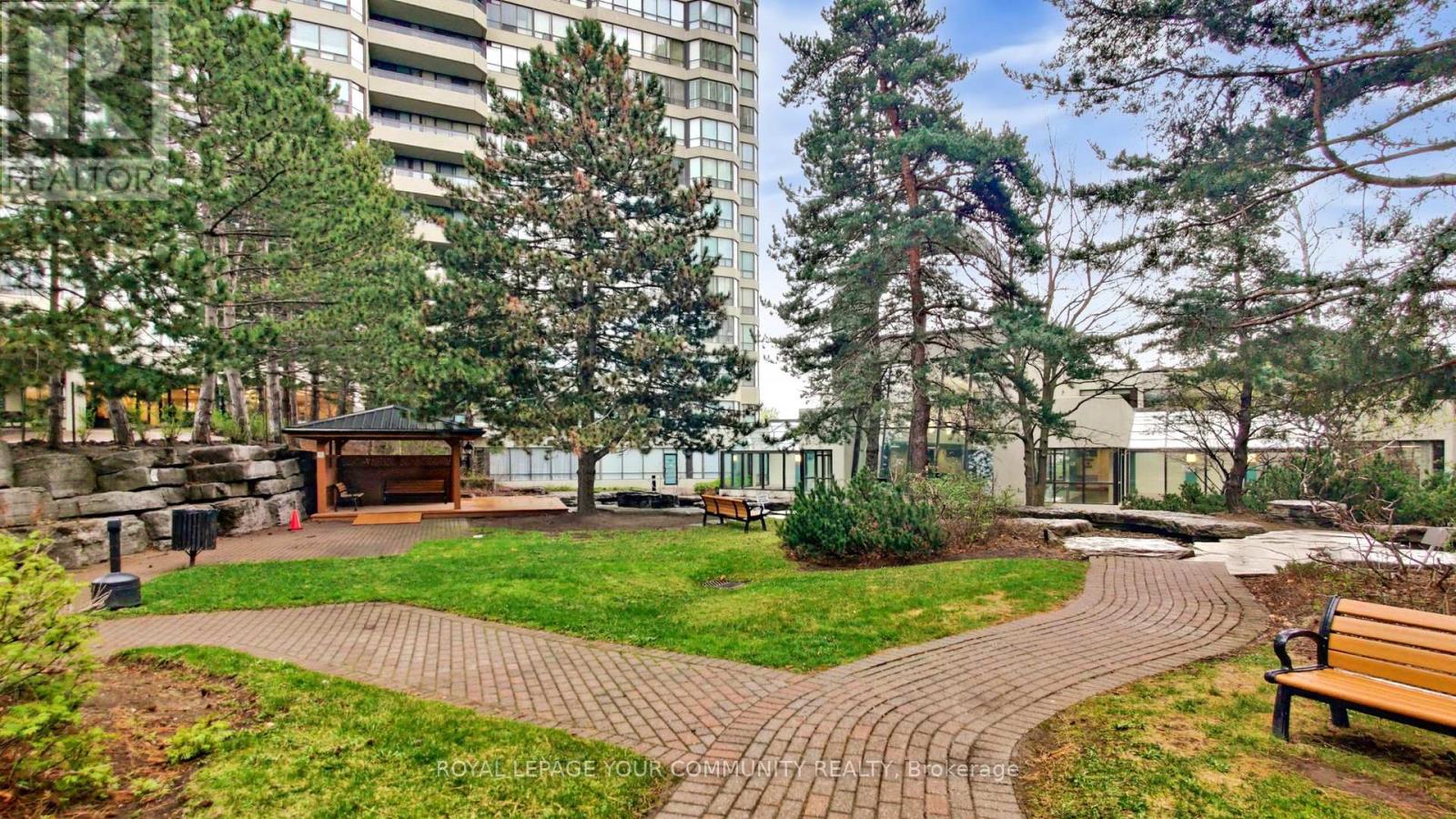Photo 26 of 404 24 Hanover Road, Brampton ON