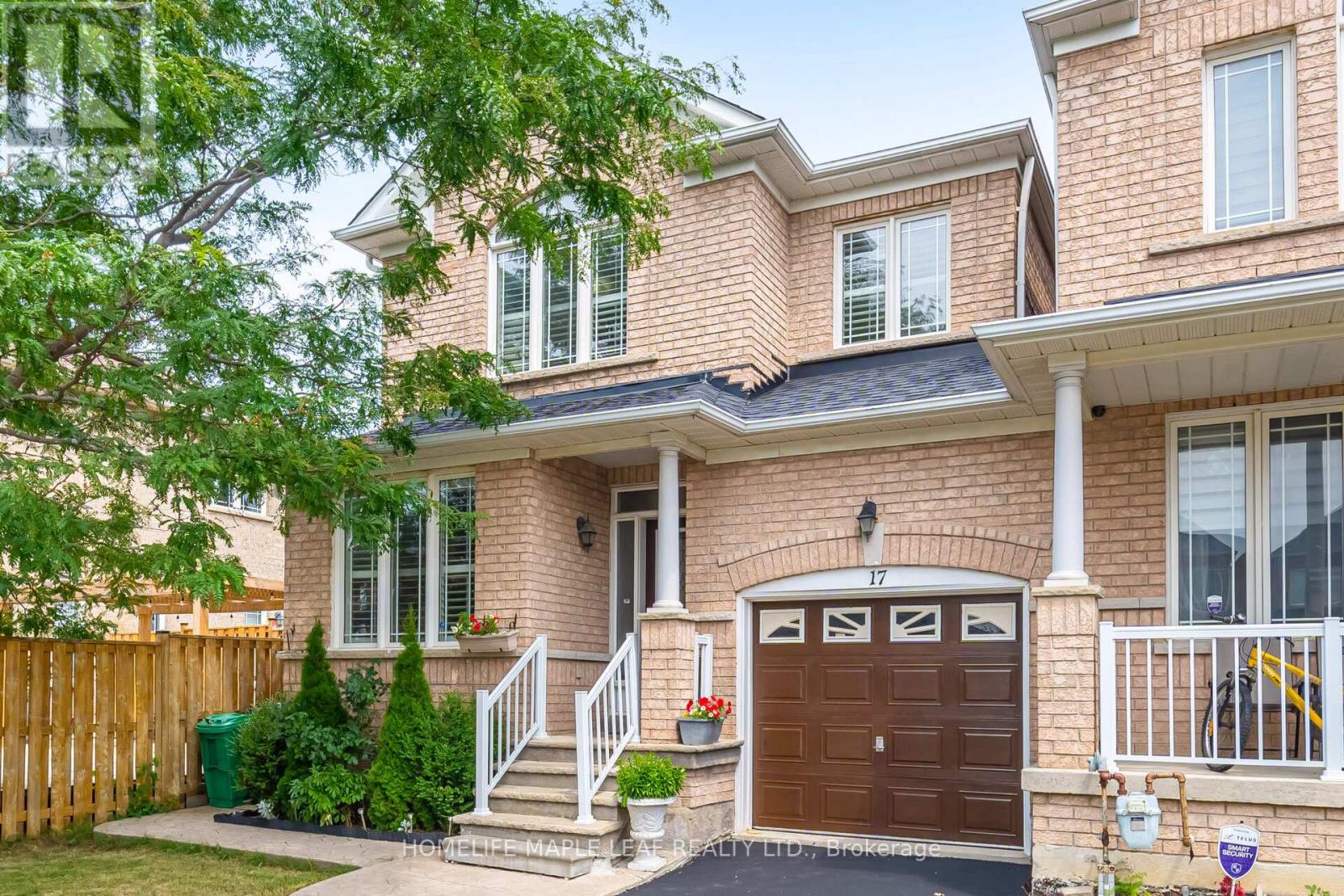 Photo 1 of 17 Eaglefield Gate, Brampton ON