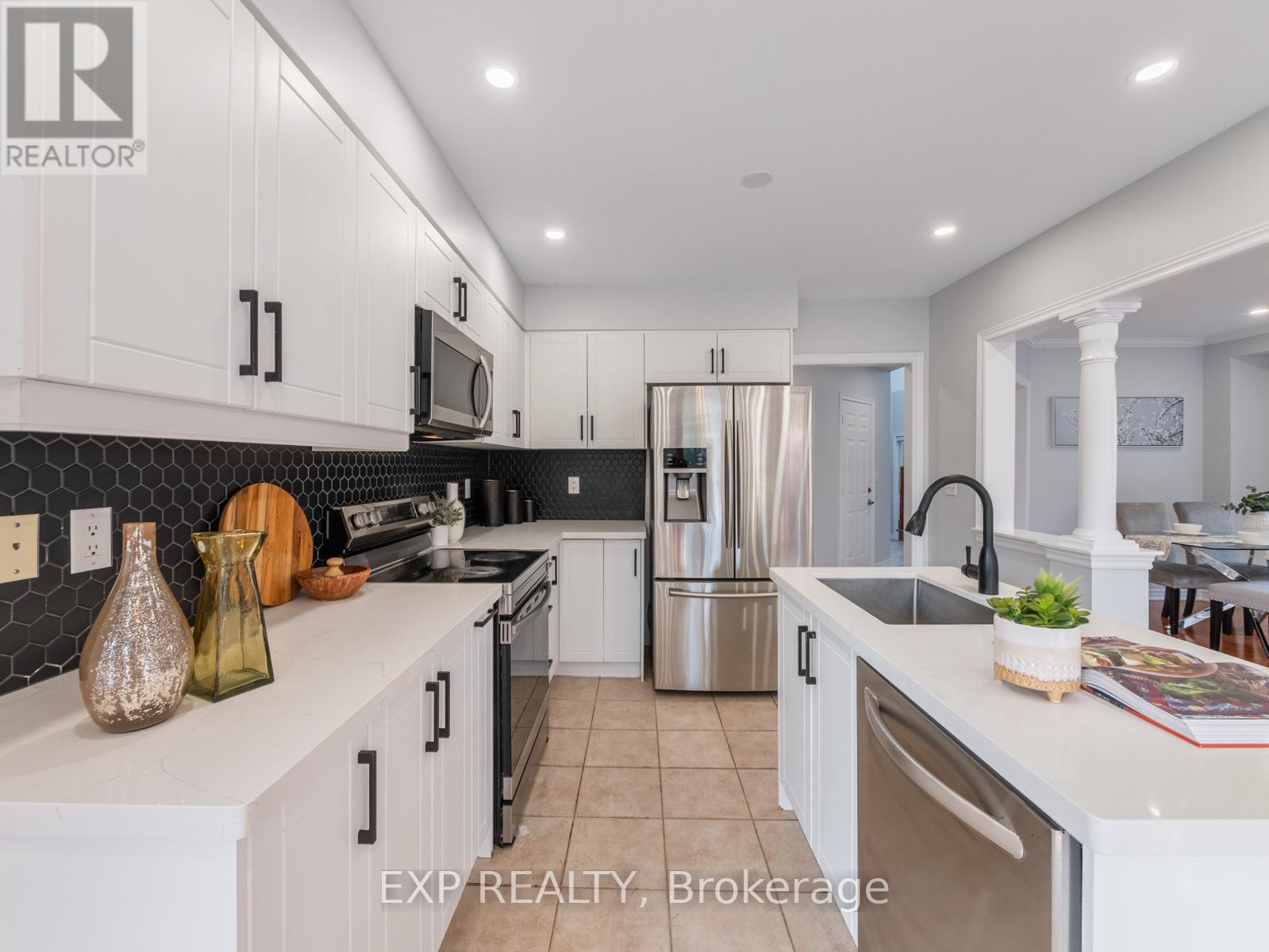 Photo 11 of 7 Royal Springs Crescent, Brampton ON