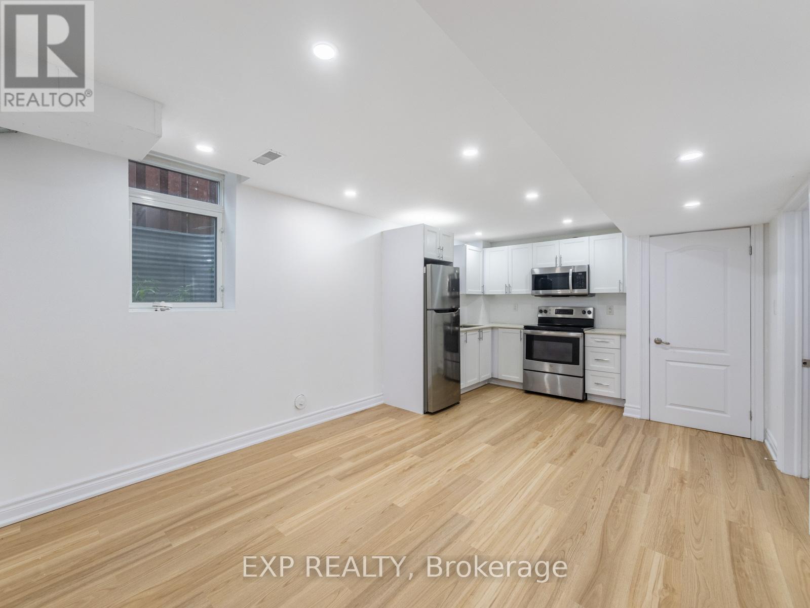 Photo 28 of 7 Royal Springs Crescent, Brampton ON