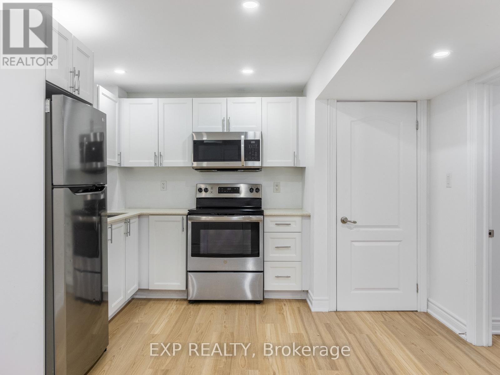 Photo 30 of 7 Royal Springs Crescent, Brampton ON