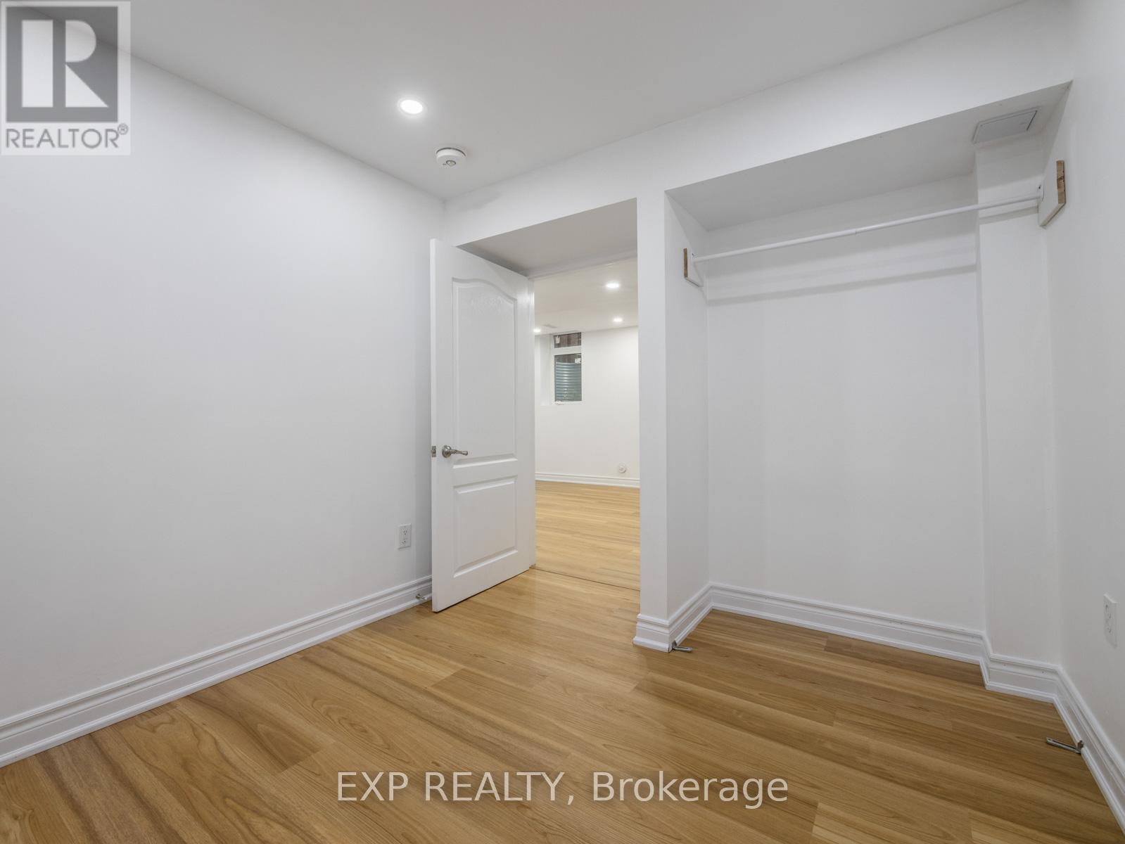Photo 33 of 7 Royal Springs Crescent, Brampton ON