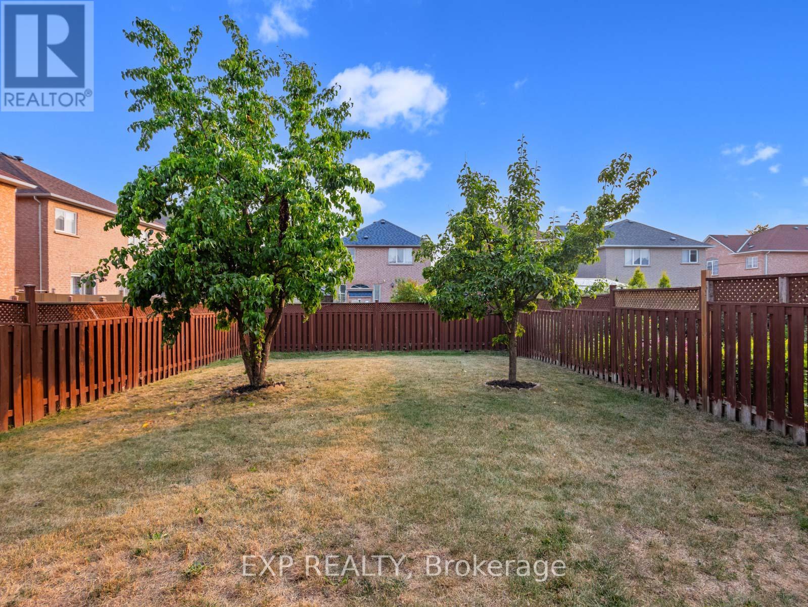 Photo 35 of 7 Royal Springs Crescent, Brampton ON