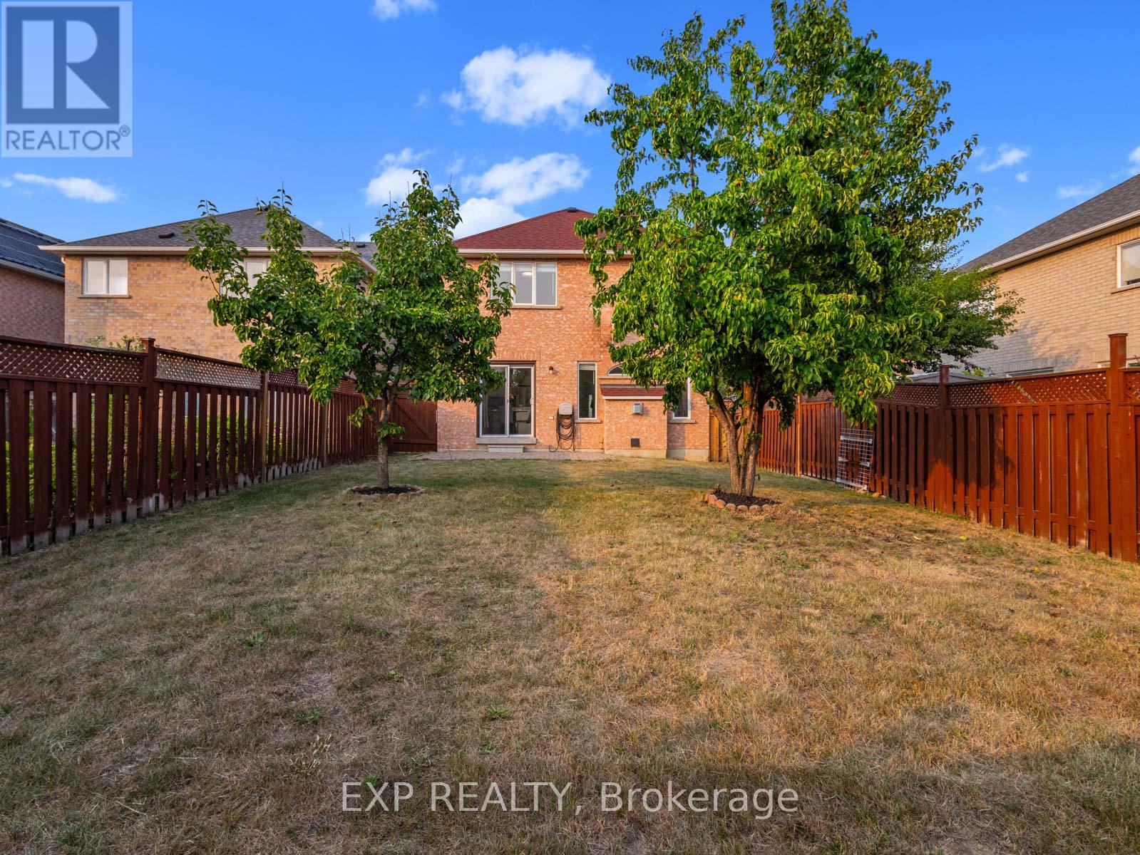 Photo 36 of 7 Royal Springs Crescent, Brampton ON