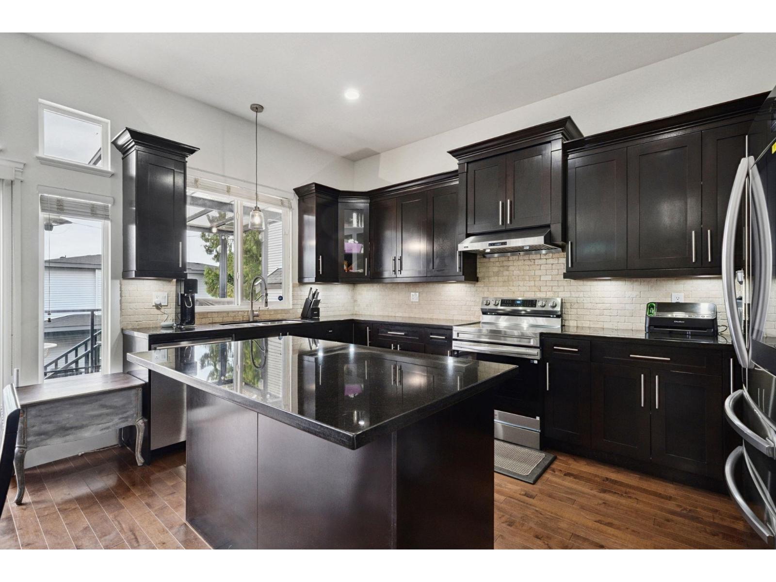 Photo 10 of 15015 62 Avenue, Surrey BC