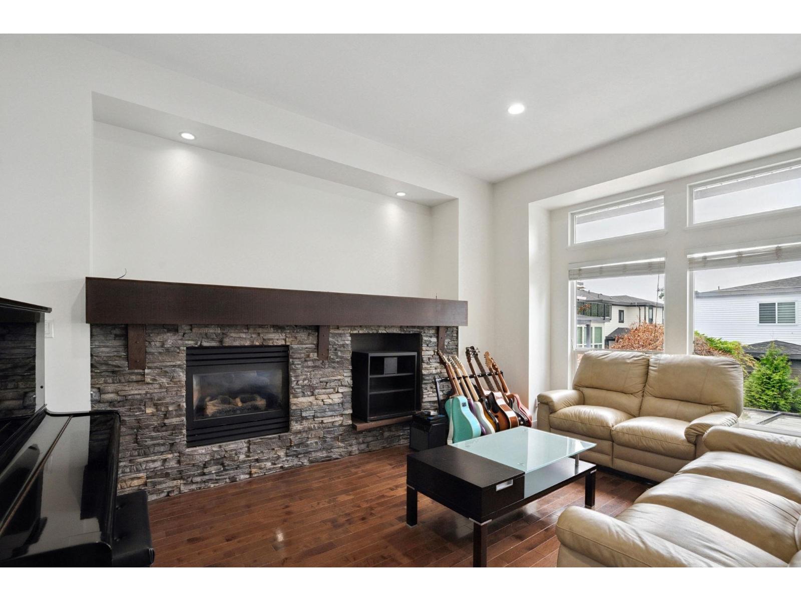 Photo 3 of 15015 62 Avenue, Surrey BC