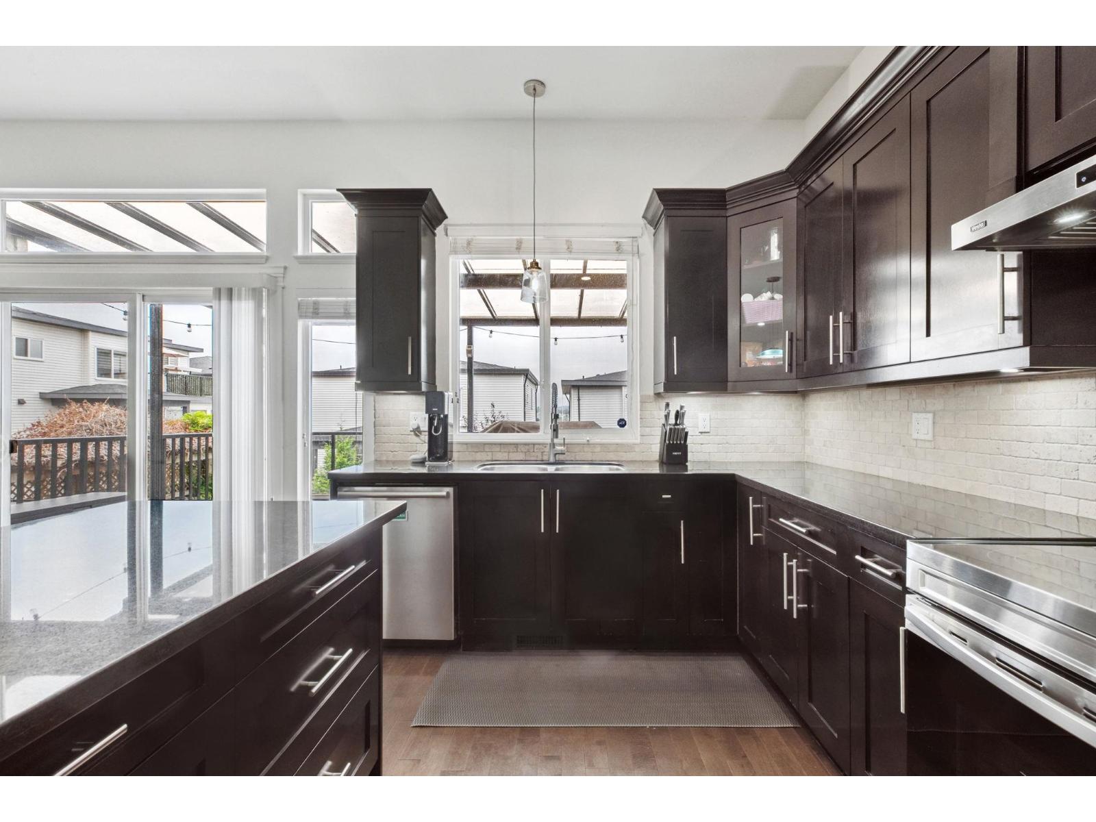 Photo 9 of 15015 62 Avenue, Surrey BC