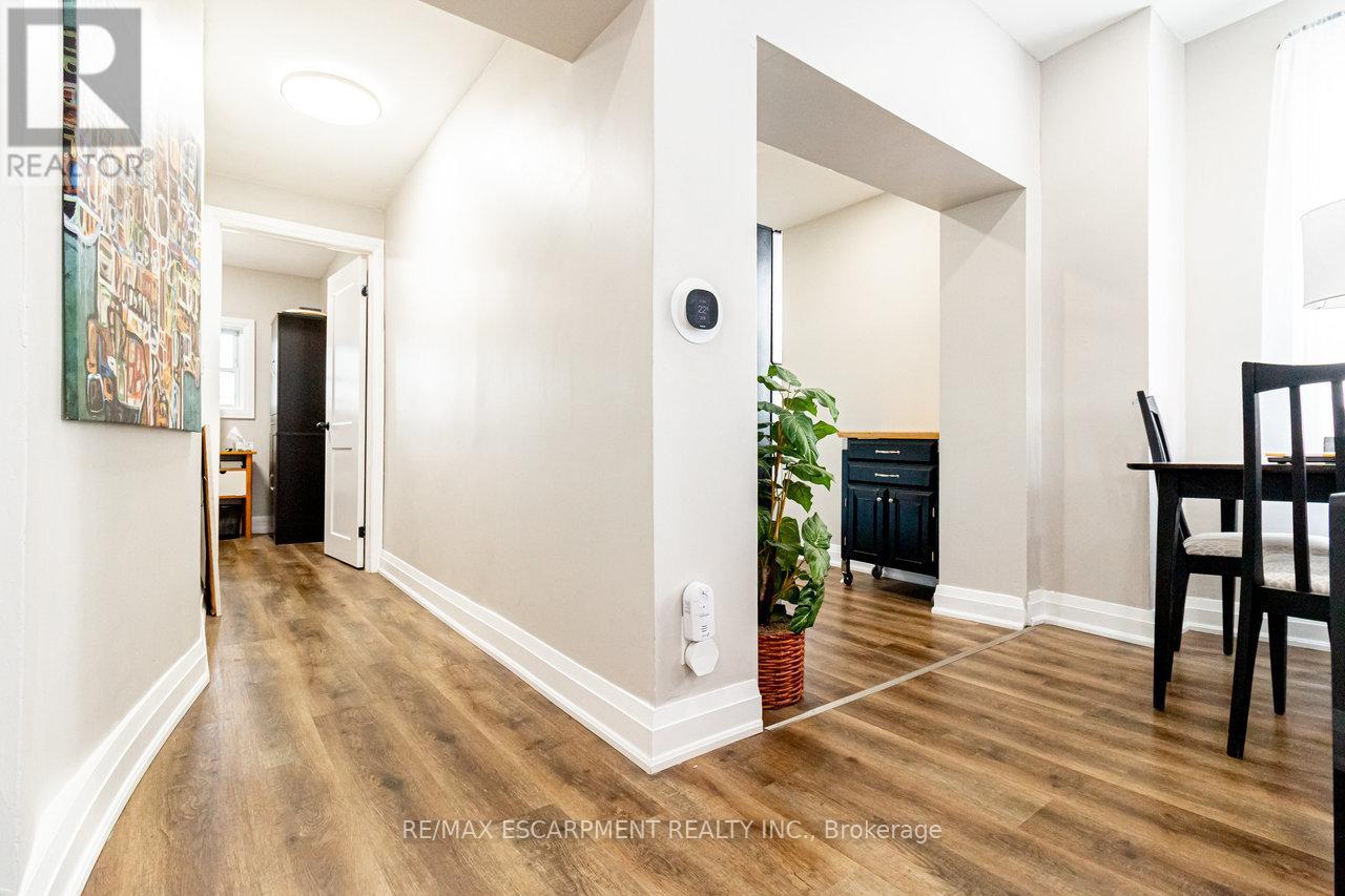 Single Family House for Sale in  LAWRENCE ROAD Hamilton (Rosedale) 