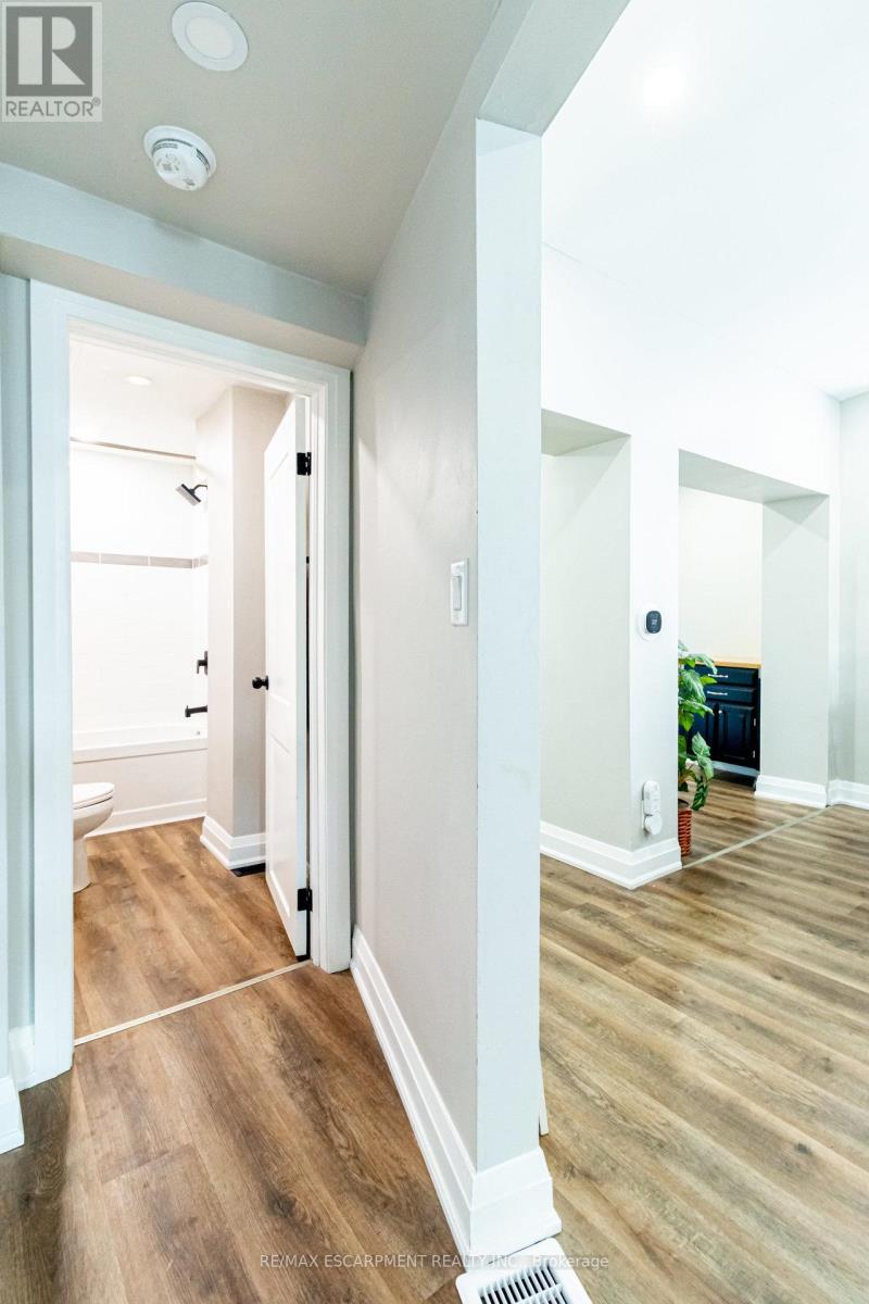 Single Family House for Sale in  LAWRENCE ROAD Hamilton (Rosedale) 