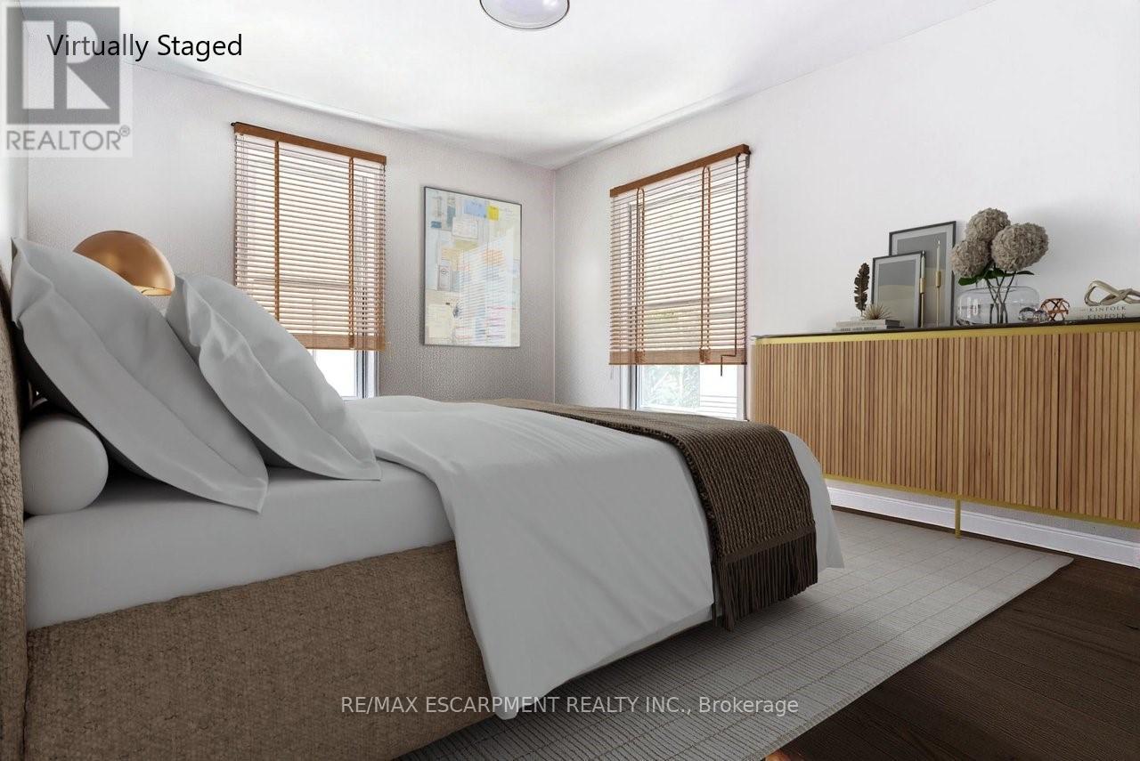 Single Family House for Sale in  LAWRENCE ROAD Hamilton (Rosedale) 