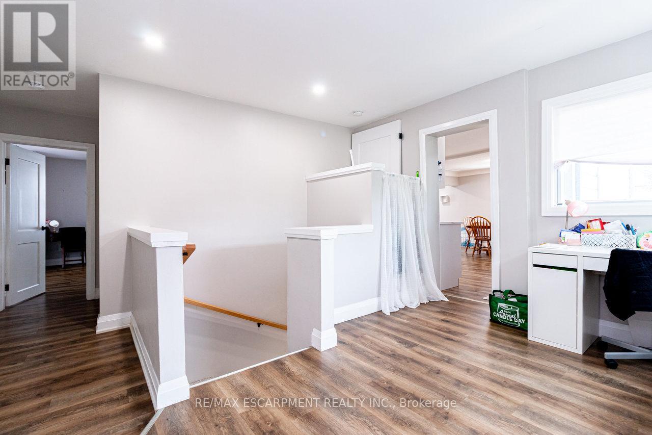 Single Family House for Sale in  LAWRENCE ROAD Hamilton (Rosedale) 