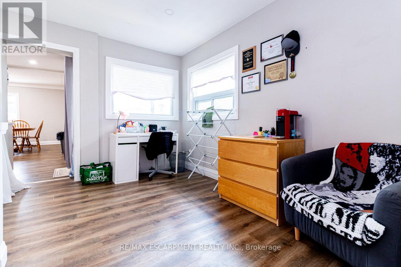 Single Family House for Sale in  LAWRENCE ROAD Hamilton (Rosedale) 