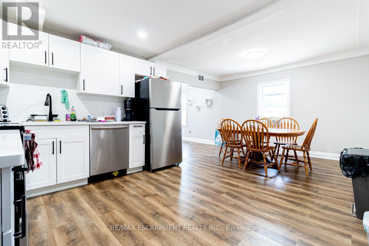 Single Family House for Sale in  LAWRENCE ROAD Hamilton (Rosedale) 
