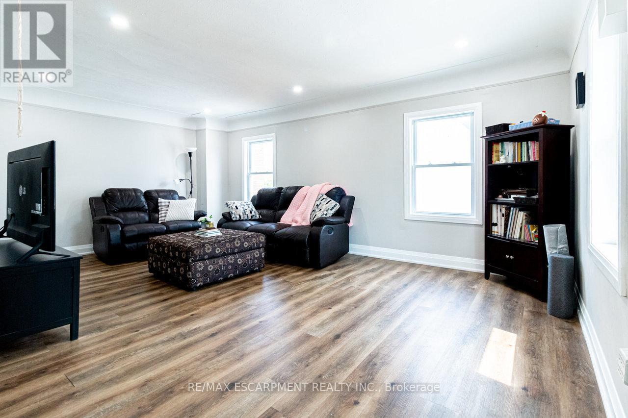 Single Family House for Sale in  LAWRENCE ROAD Hamilton (Rosedale) 