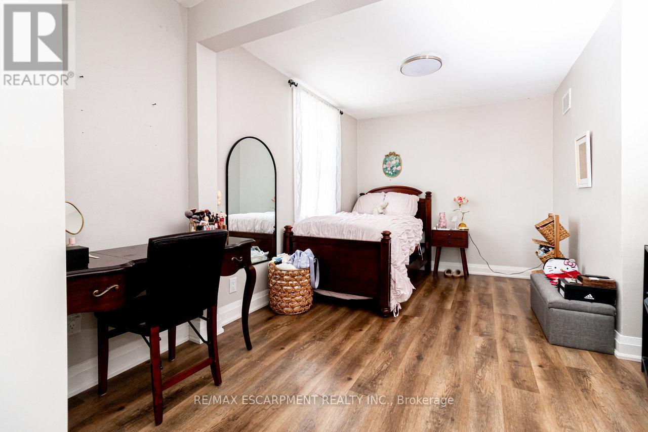 Single Family House for Sale in  LAWRENCE ROAD Hamilton (Rosedale) 