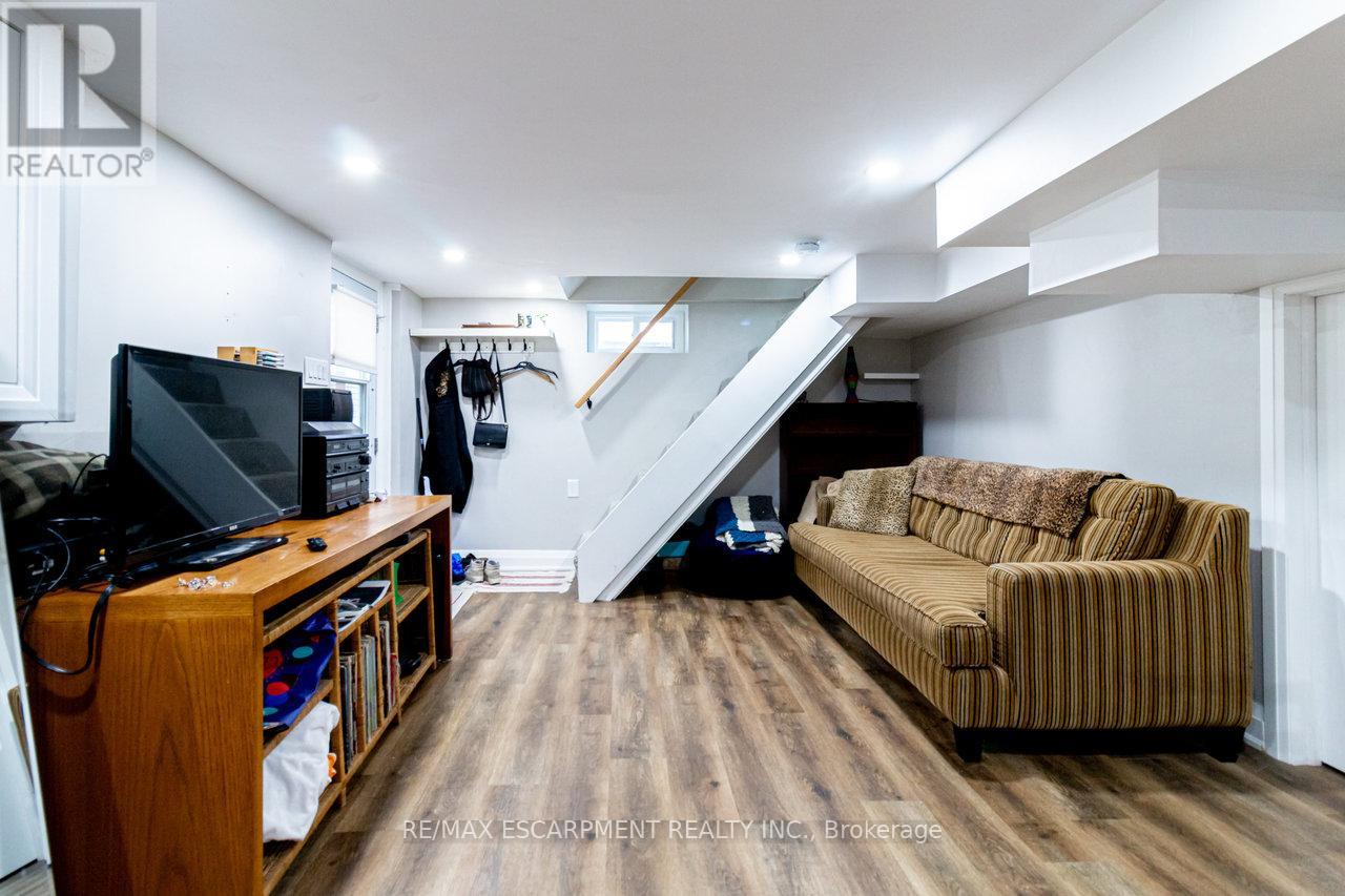 Single Family House for Sale in  LAWRENCE ROAD Hamilton (Rosedale) 