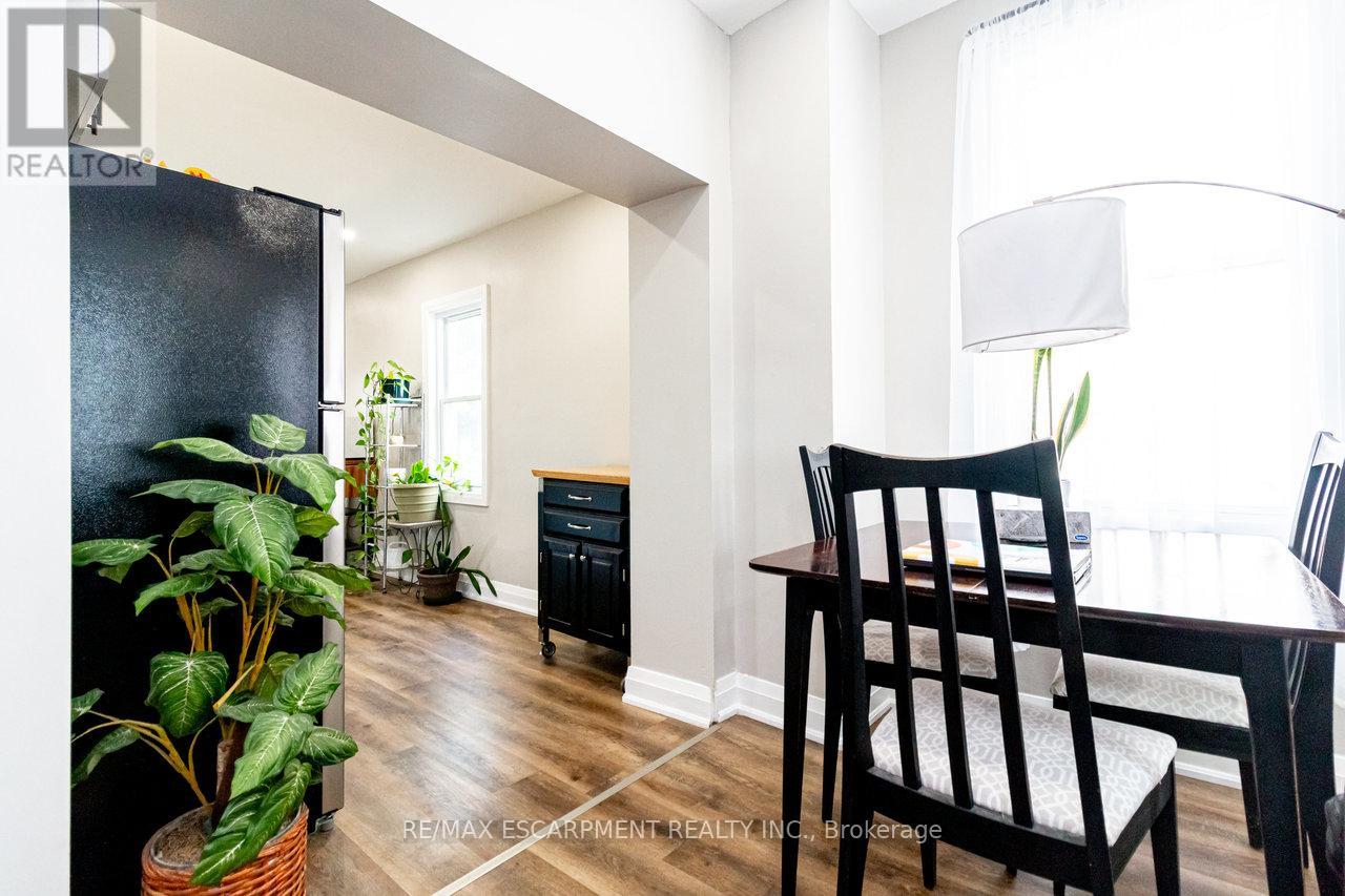 Single Family House for Sale in  LAWRENCE ROAD Hamilton (Rosedale) 