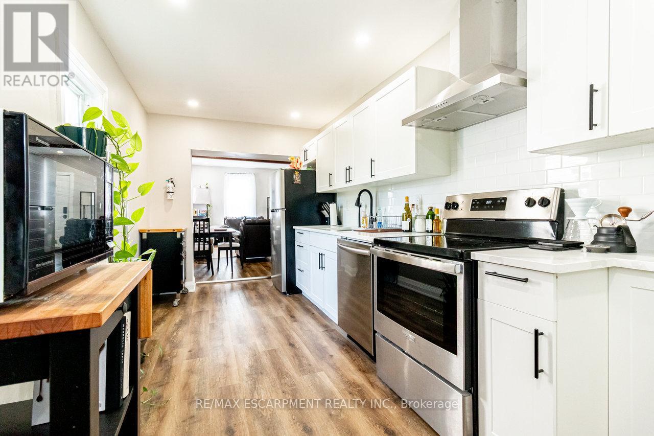Single Family House for Sale in  LAWRENCE ROAD Hamilton (Rosedale) 