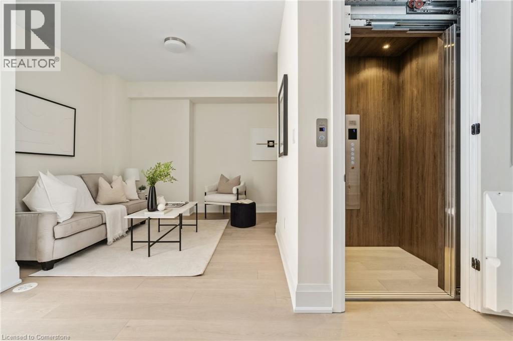 Photo 1 of 2282 Sovereign Street, Oakville ON