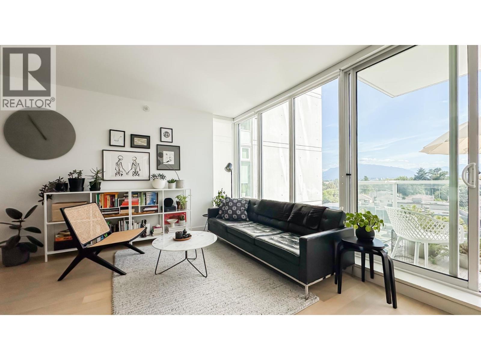 Photo 5 of 609 4638 Gladstone Street, Vancouver BC