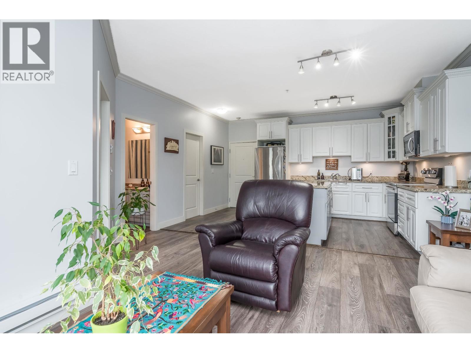 Photo 21 of 207 22363 Selkirk Avenue, Maple Ridge BC