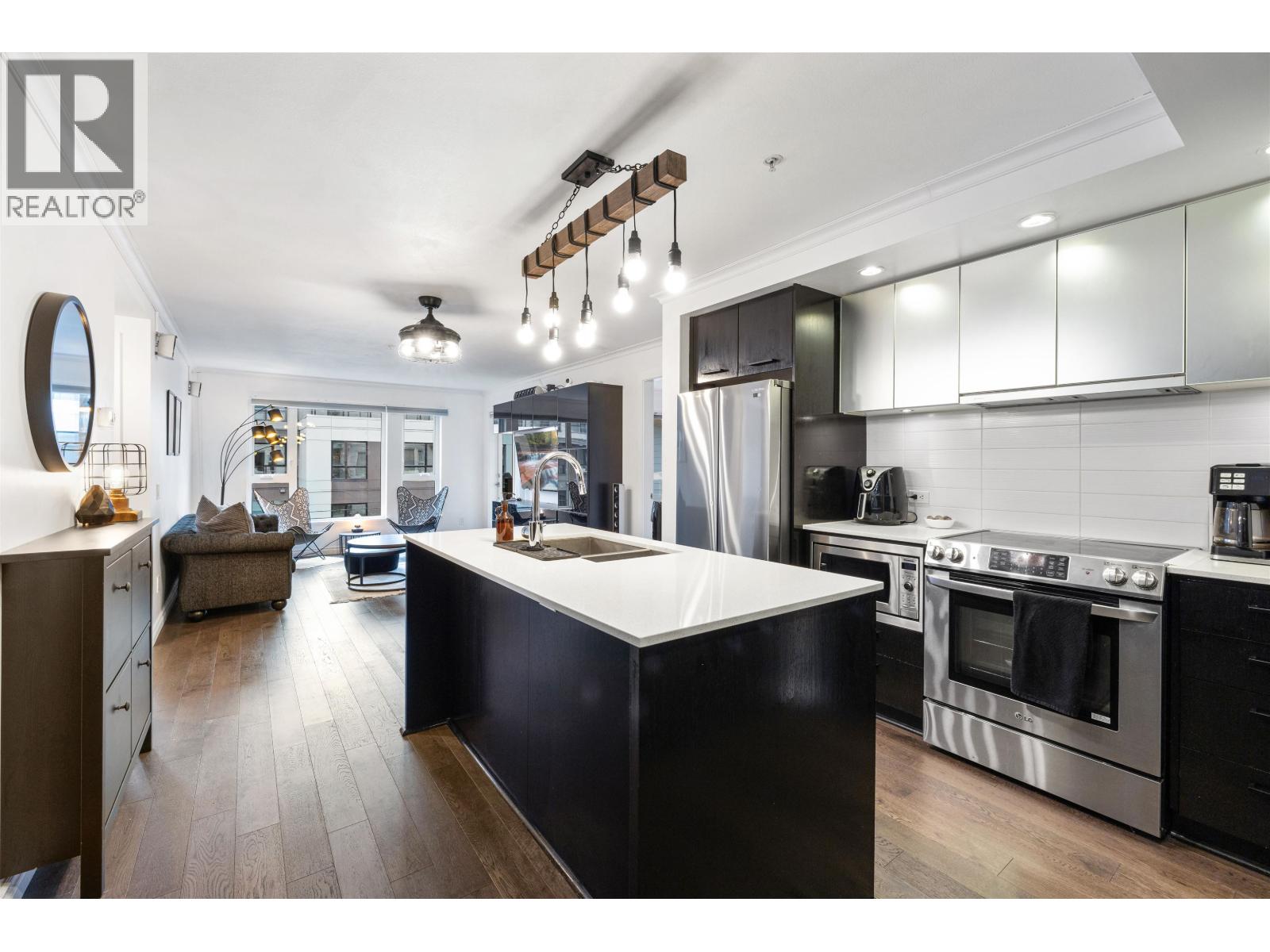 Photo 11 of 318 221 E 3rd Street, North Vancouver BC