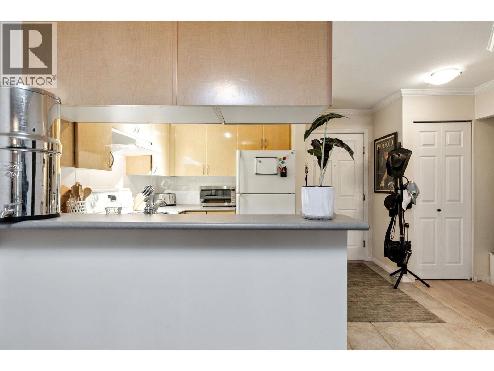 Photo 6 of 302 1503 W 66 Avenue, Vancouver BC