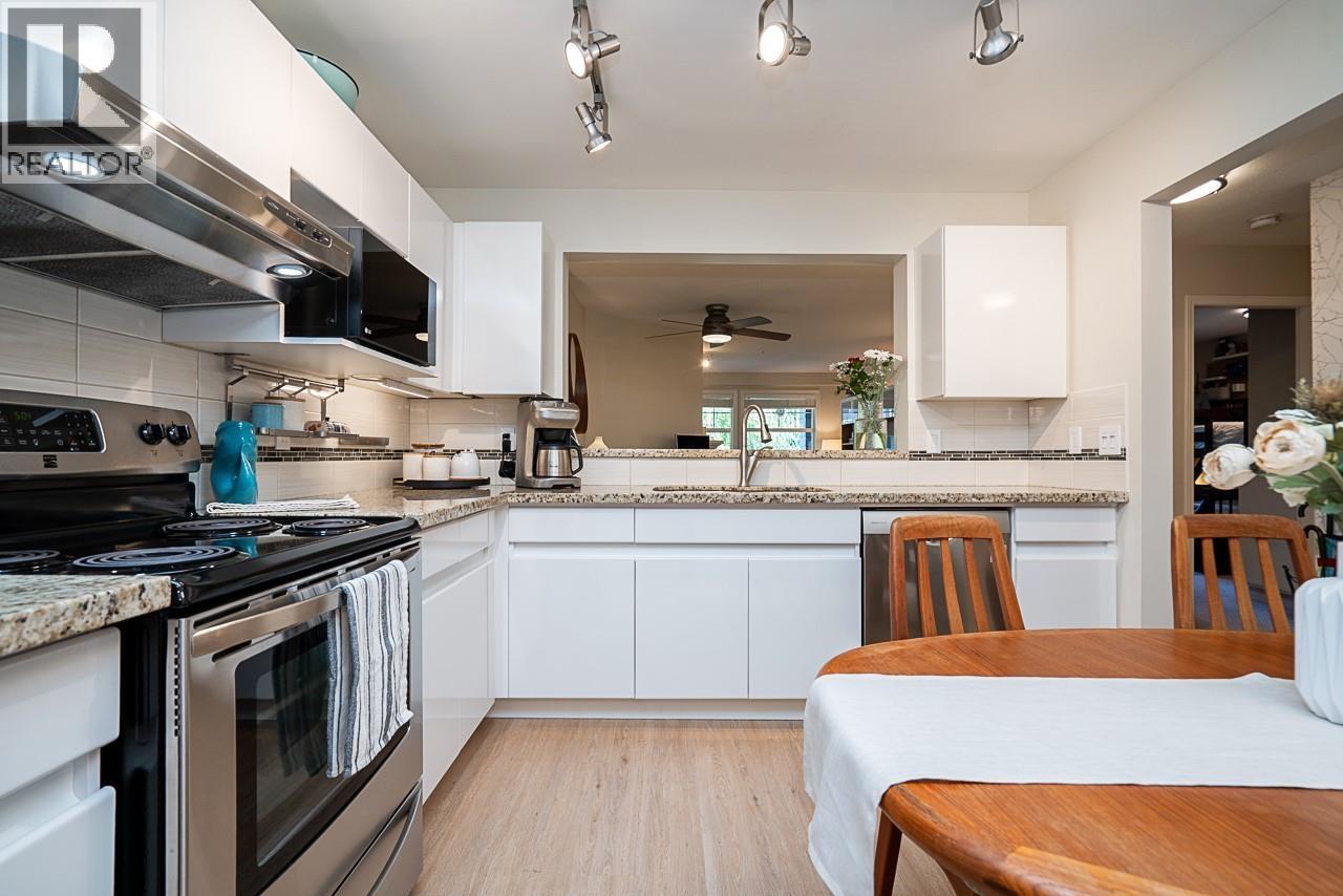 Photo 15 of 315 3075 Primrose Lane, Coquitlam BC