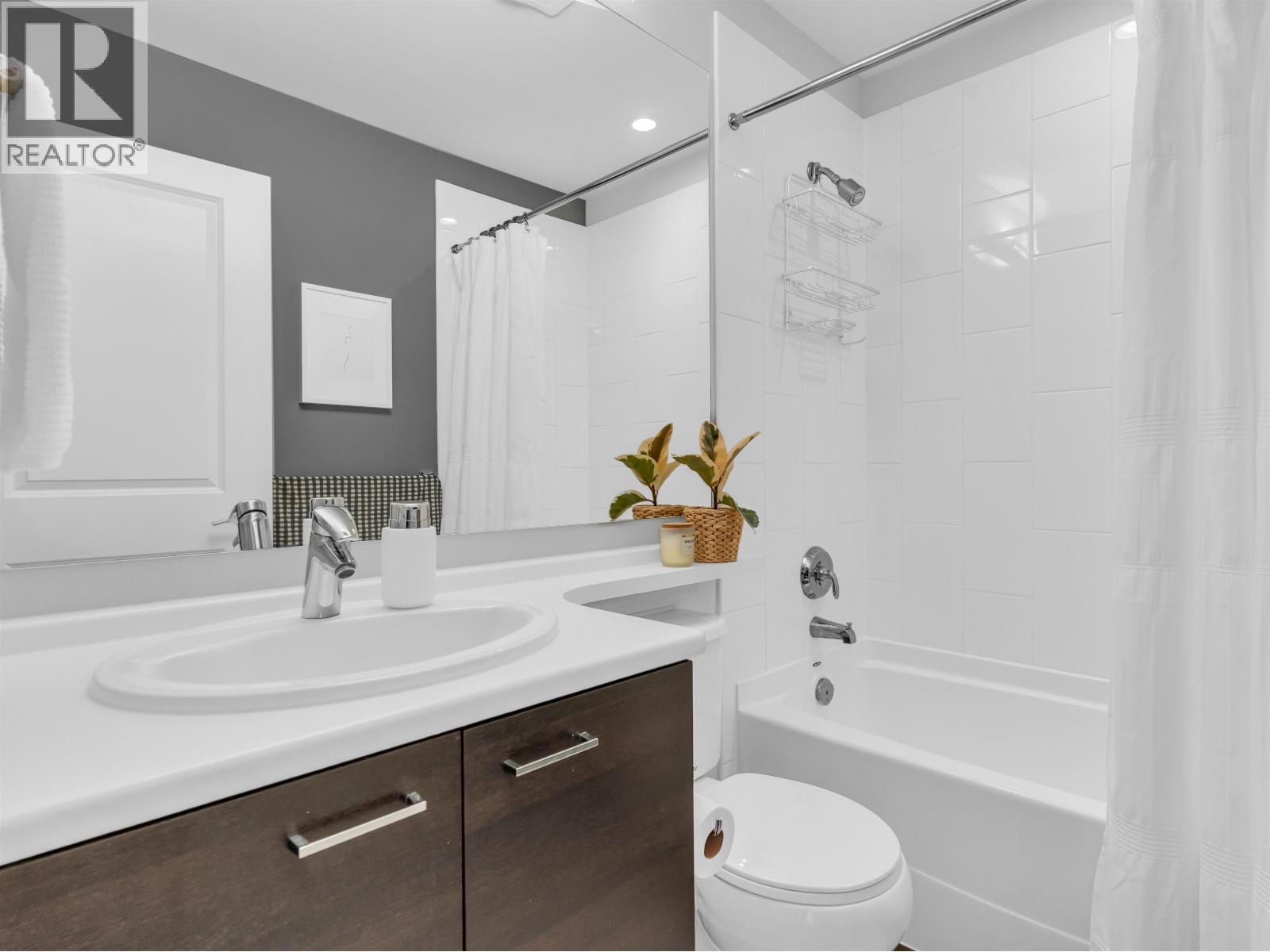 Photo 33 of 129 3010 Riverbend Drive, Coquitlam BC