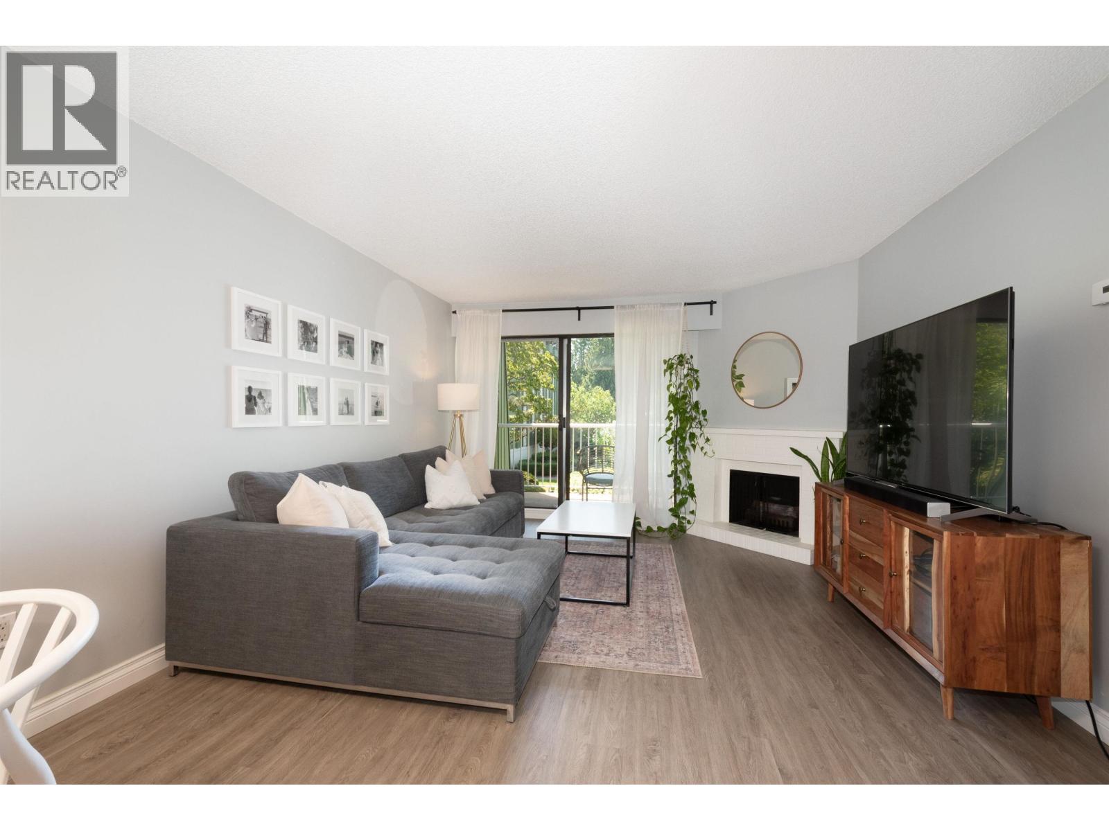 Photo 5 of 207 9202 Horne Street, Burnaby BC