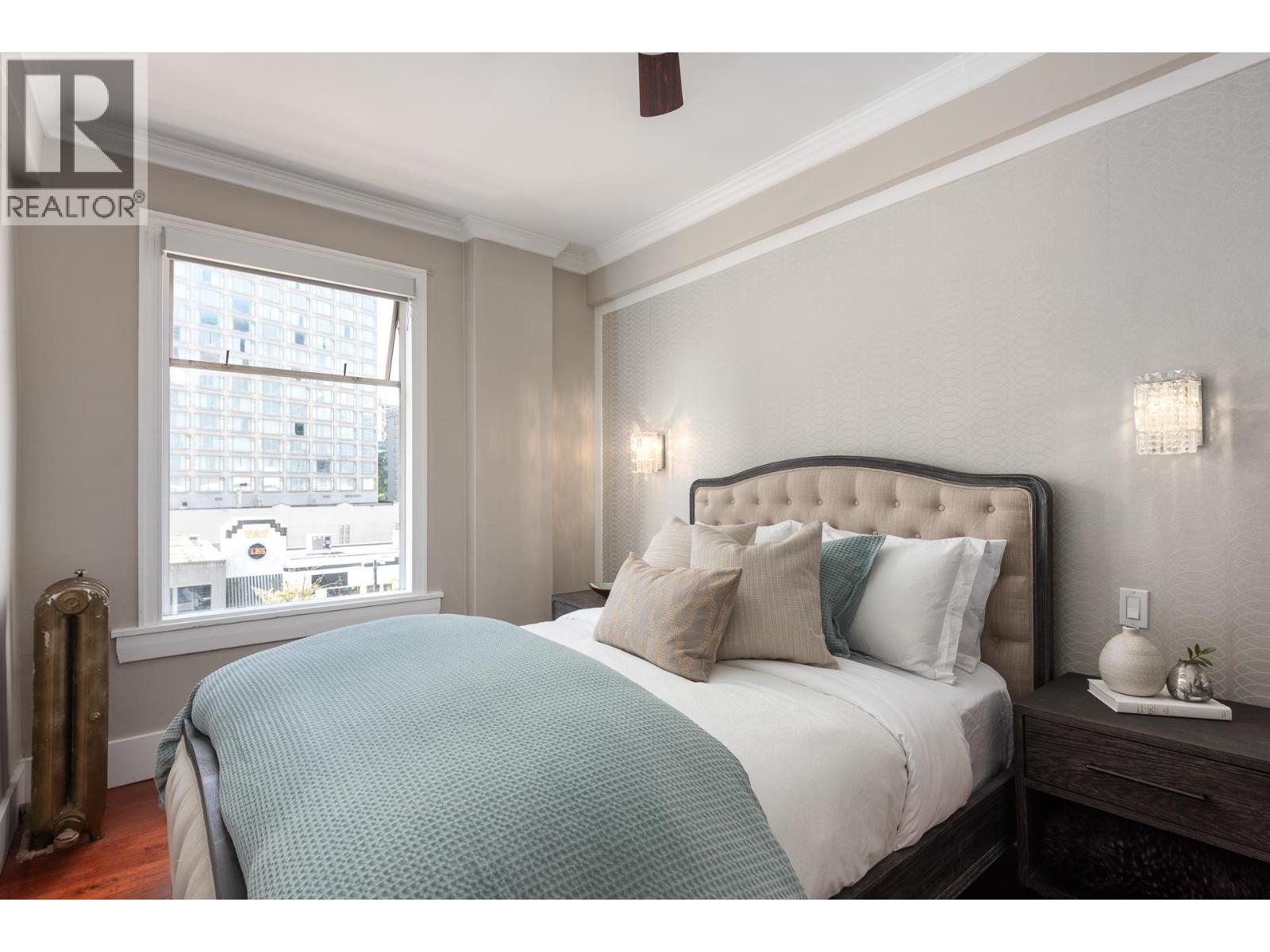 55 777 BURRARD STREET, Vancouver