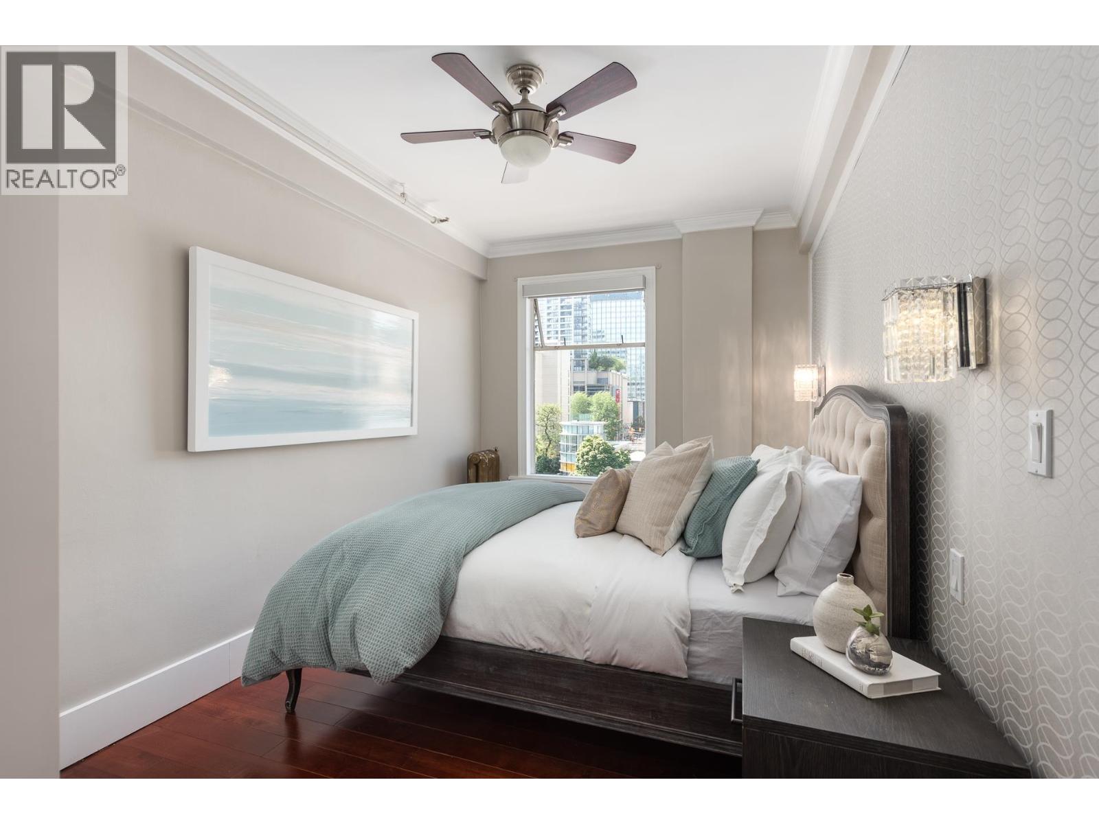 55 777 BURRARD STREET, Vancouver