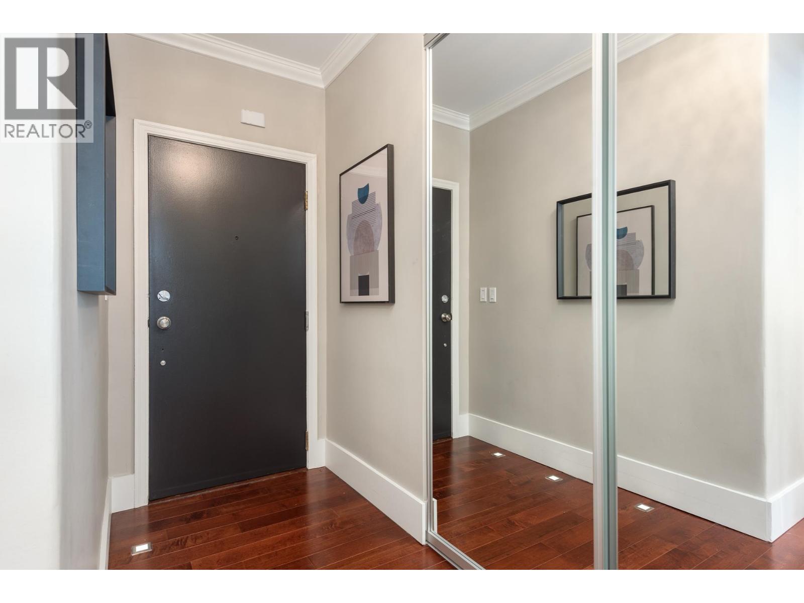 55 777 BURRARD STREET, Vancouver