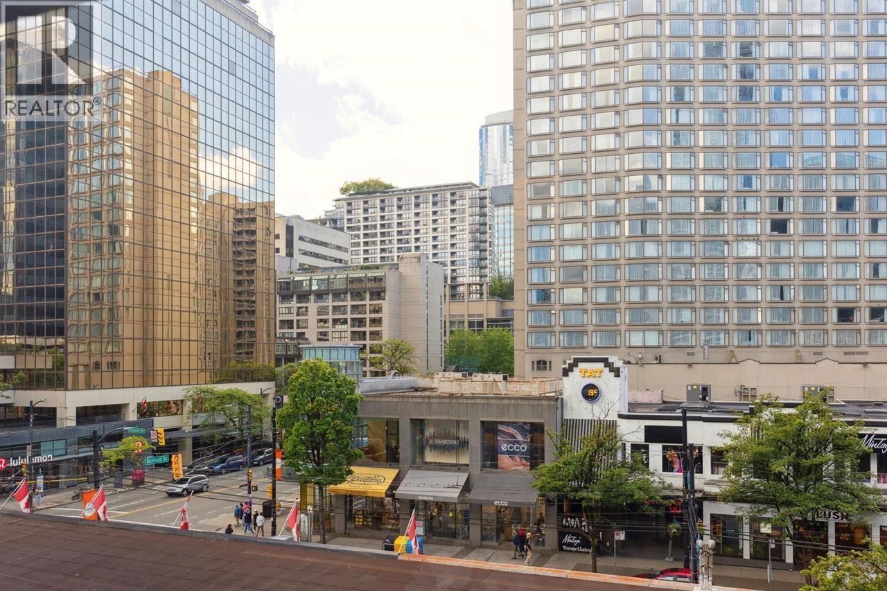 55 777 BURRARD STREET, Vancouver