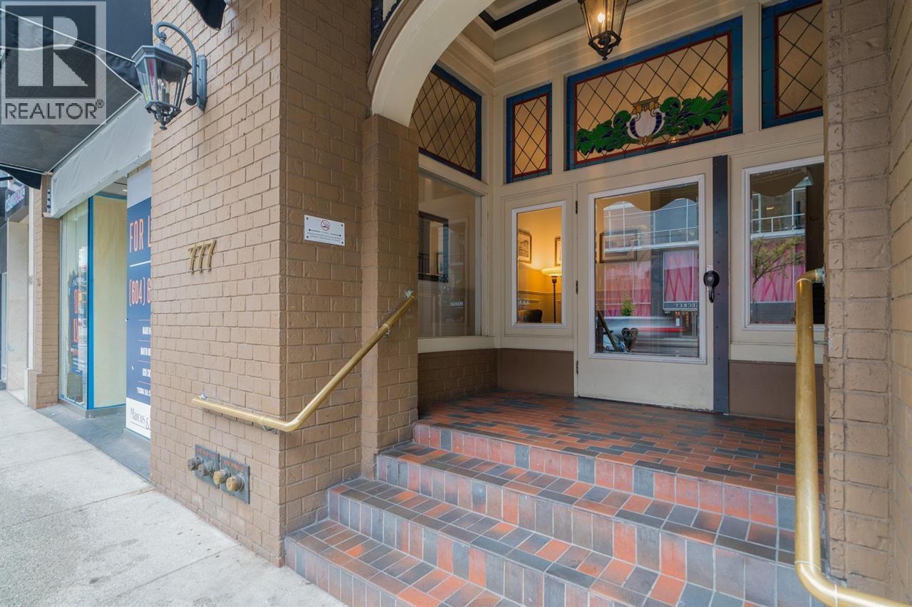 55 777 BURRARD STREET, Vancouver