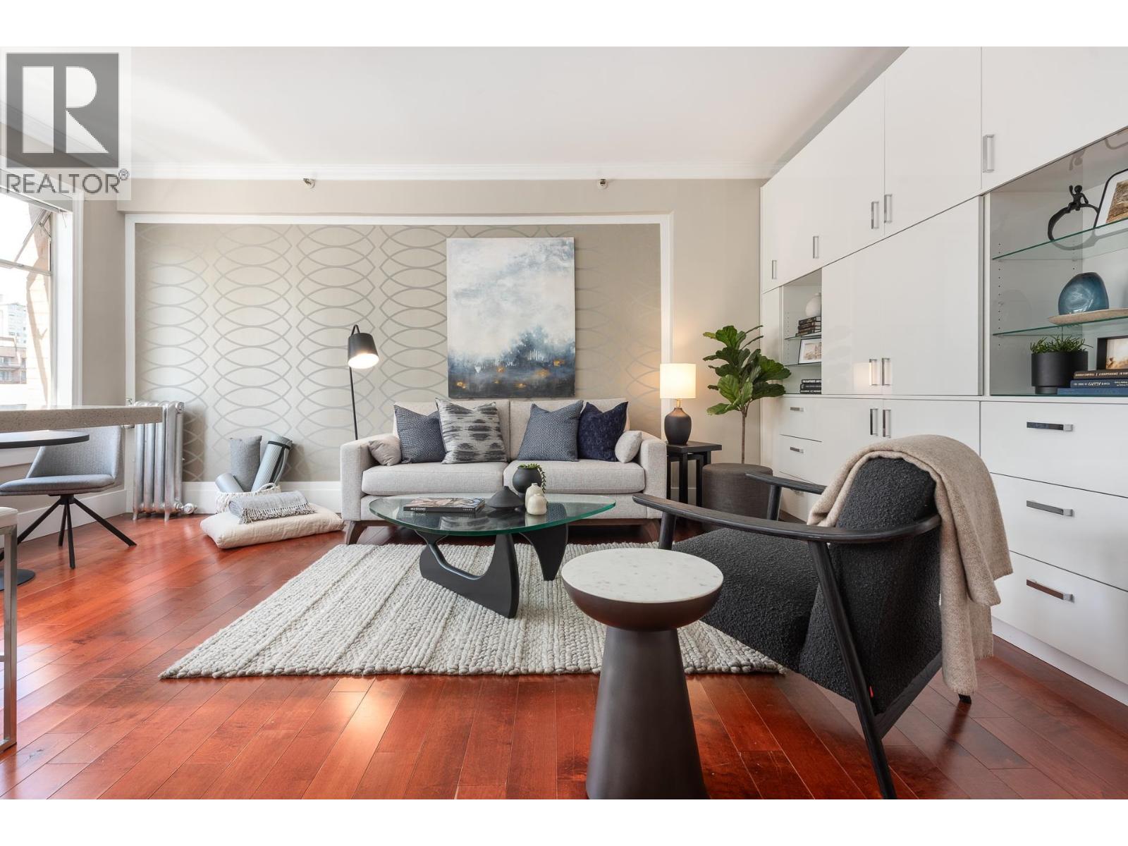 55 777 BURRARD STREET, Vancouver