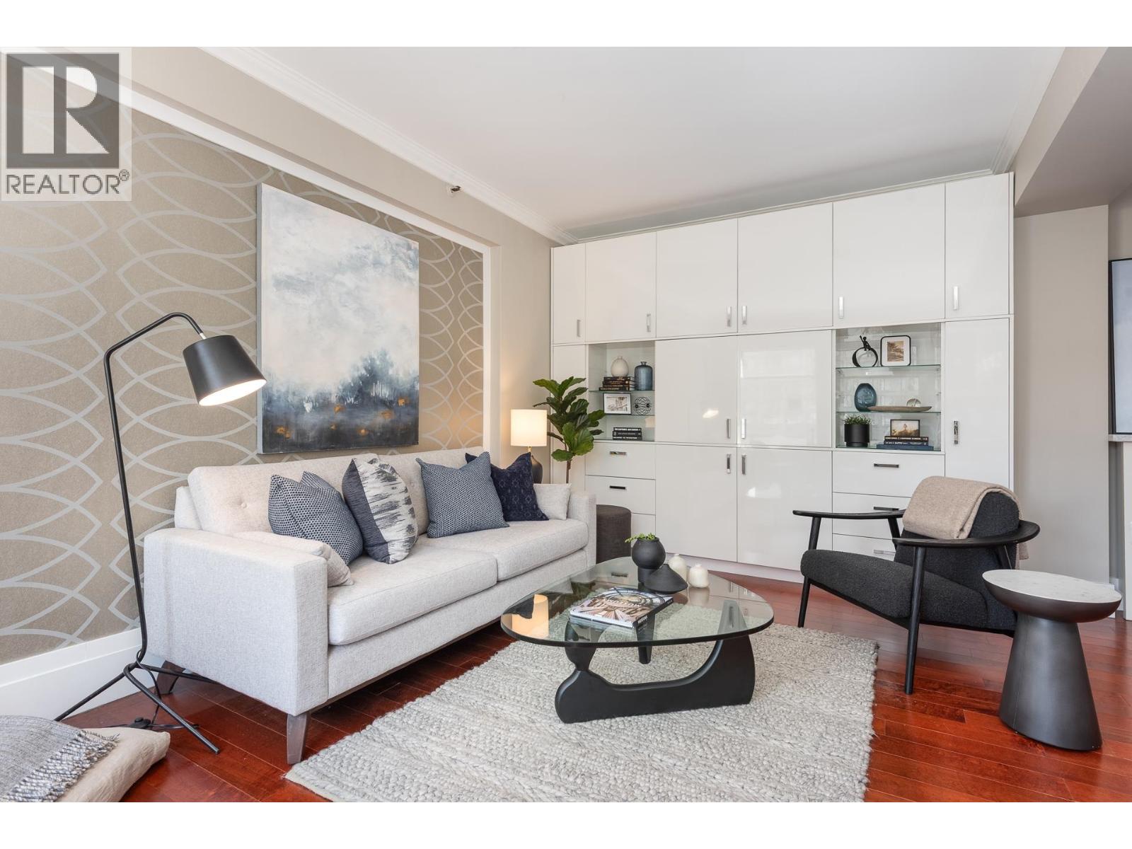 55 777 BURRARD STREET, Vancouver