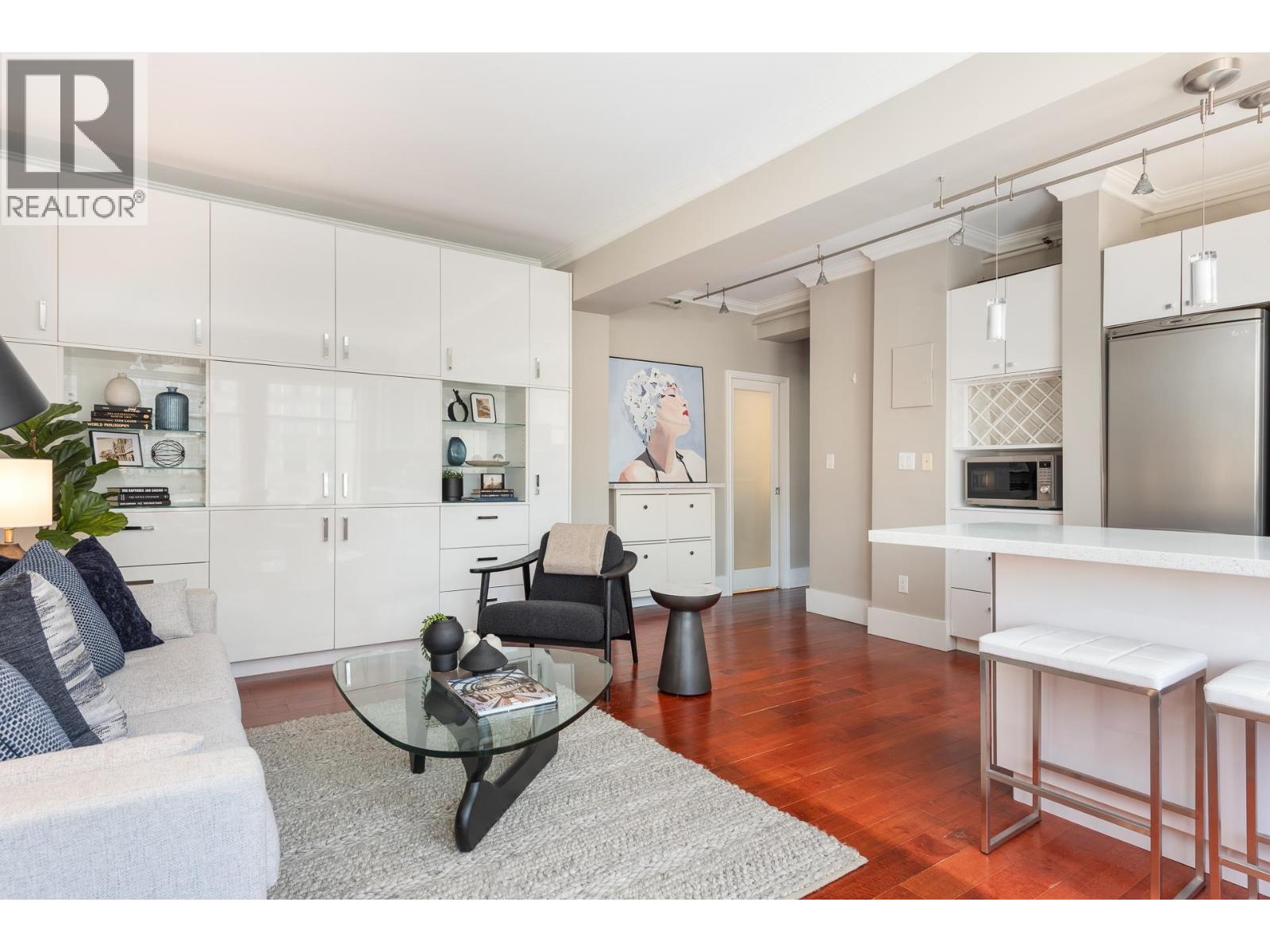 55 777 BURRARD STREET, Vancouver