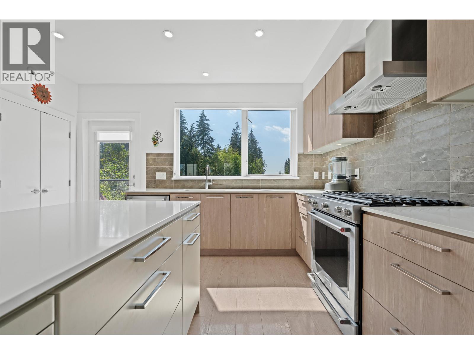 Photo 18 of 54 3597 Malsum Drive, North Vancouver BC