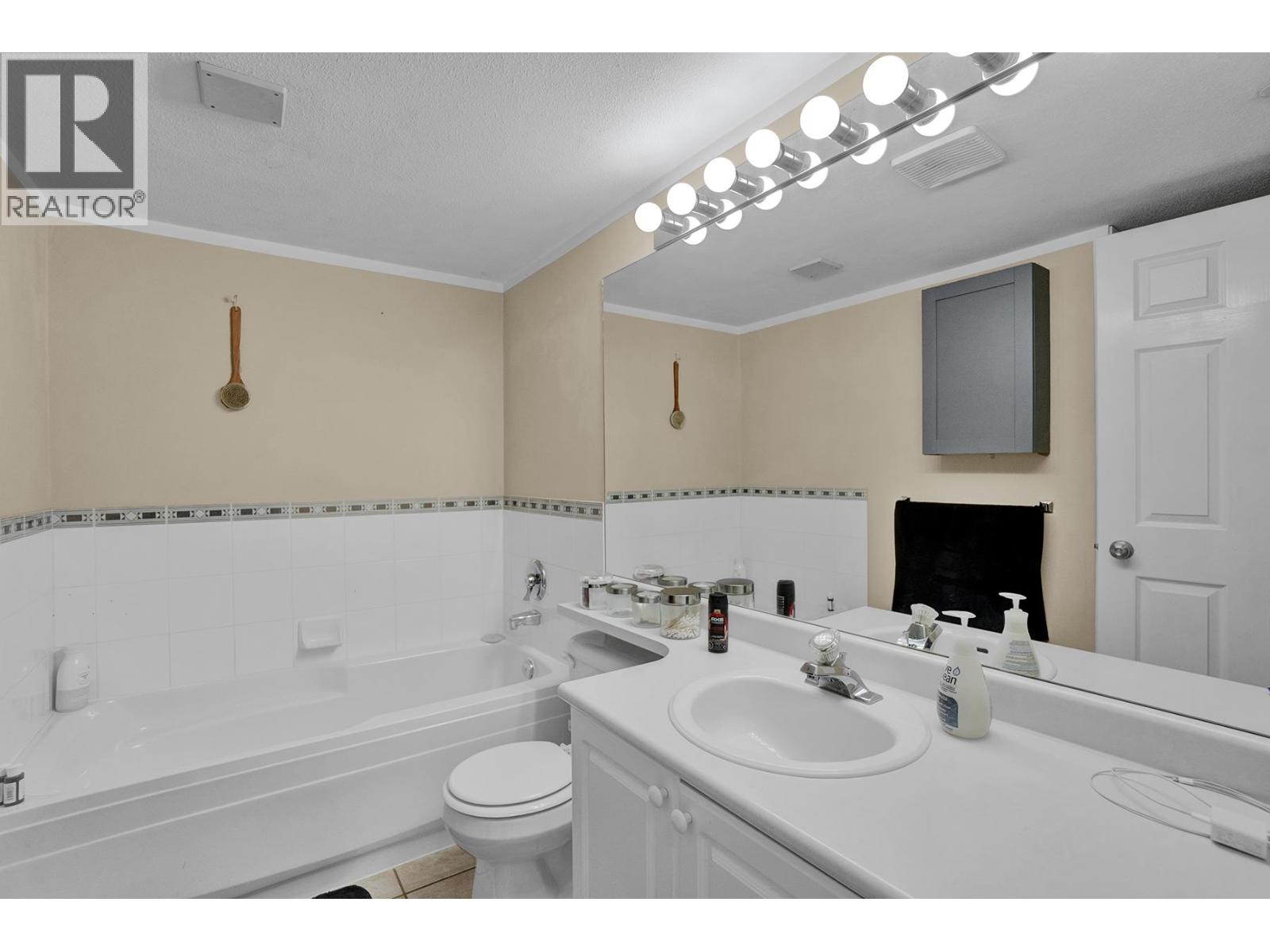 Photo 5 of 313 3085 Primrose Lane, Coquitlam BC