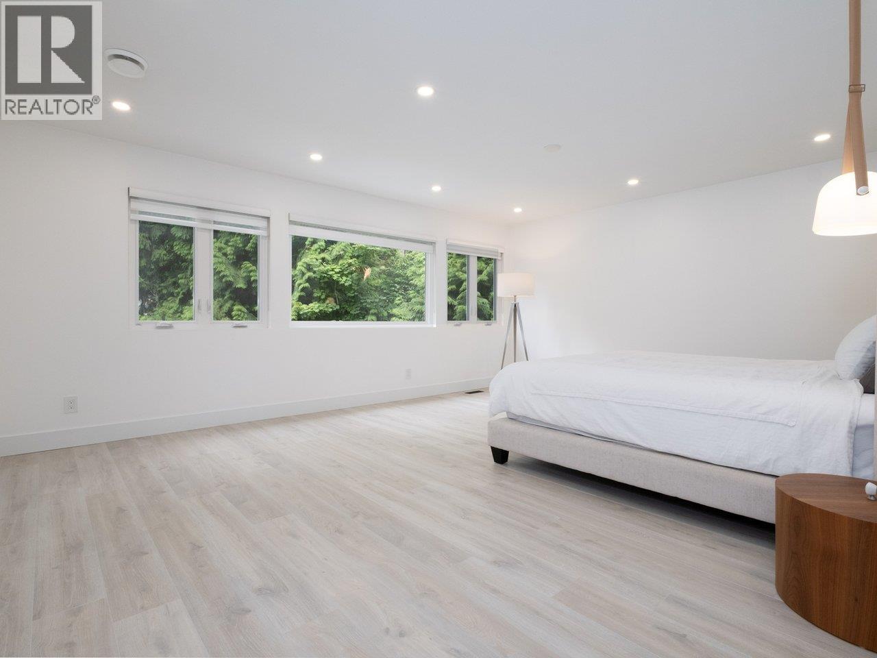 4283 CAPILANO ROAD, North Vancouver