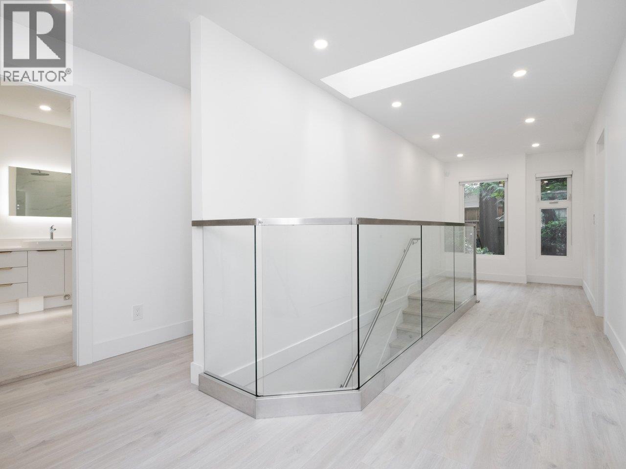 4283 CAPILANO ROAD, North Vancouver